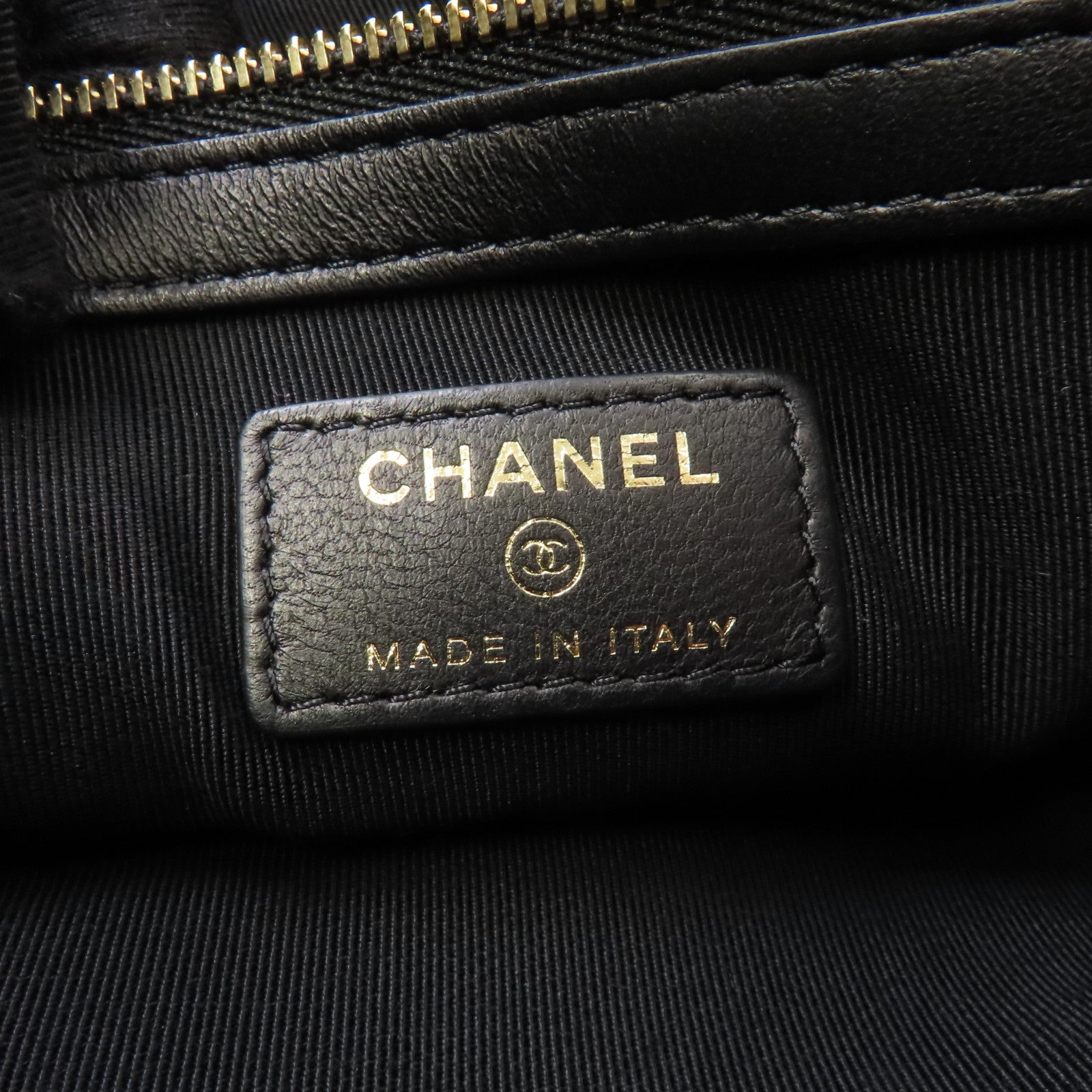 CHANEL 牛皮皮革Pouch/Clutch金扣手拿包黑色