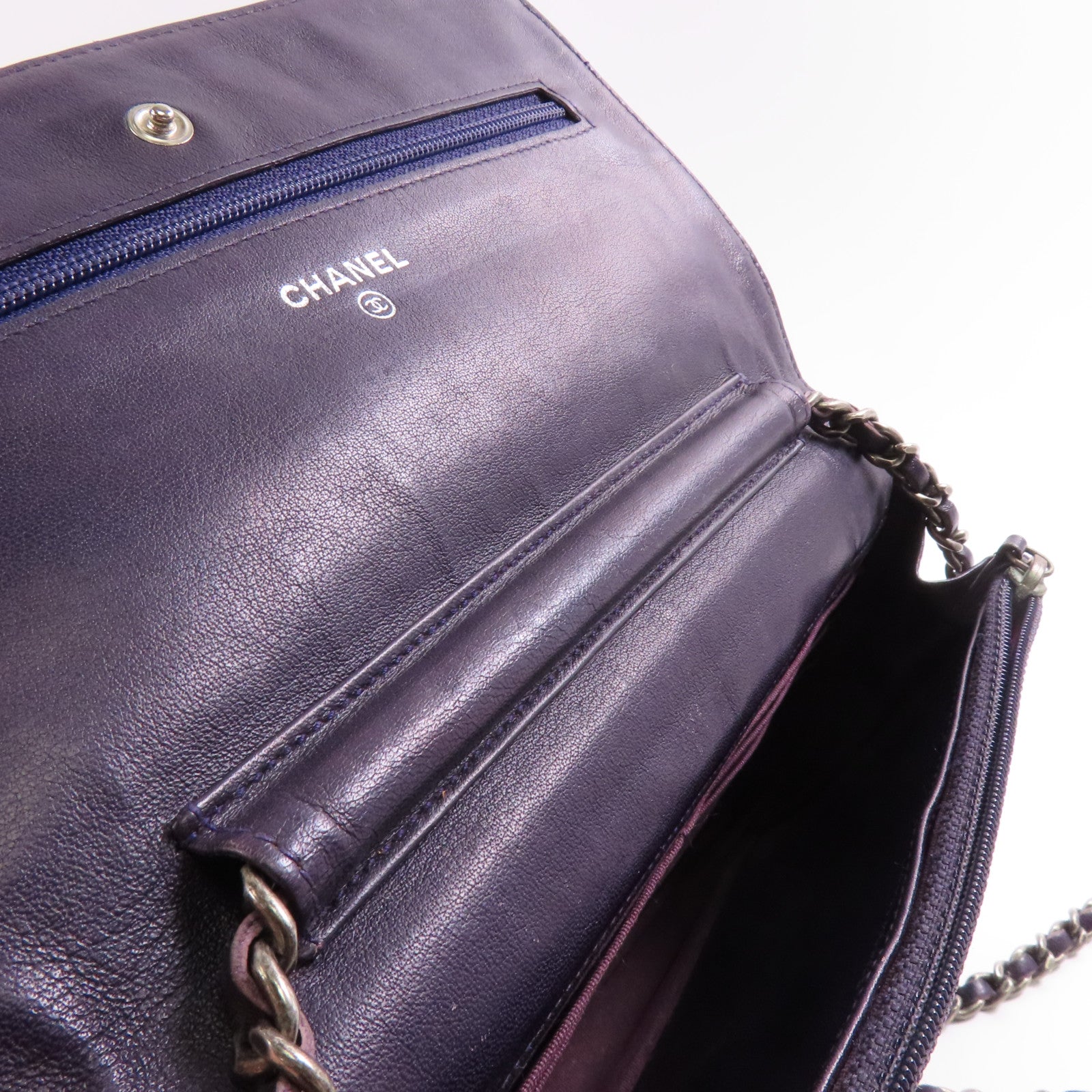 CHANEL 漆皮皮革2.55 Wallet On Chain鏈帶肩背袋