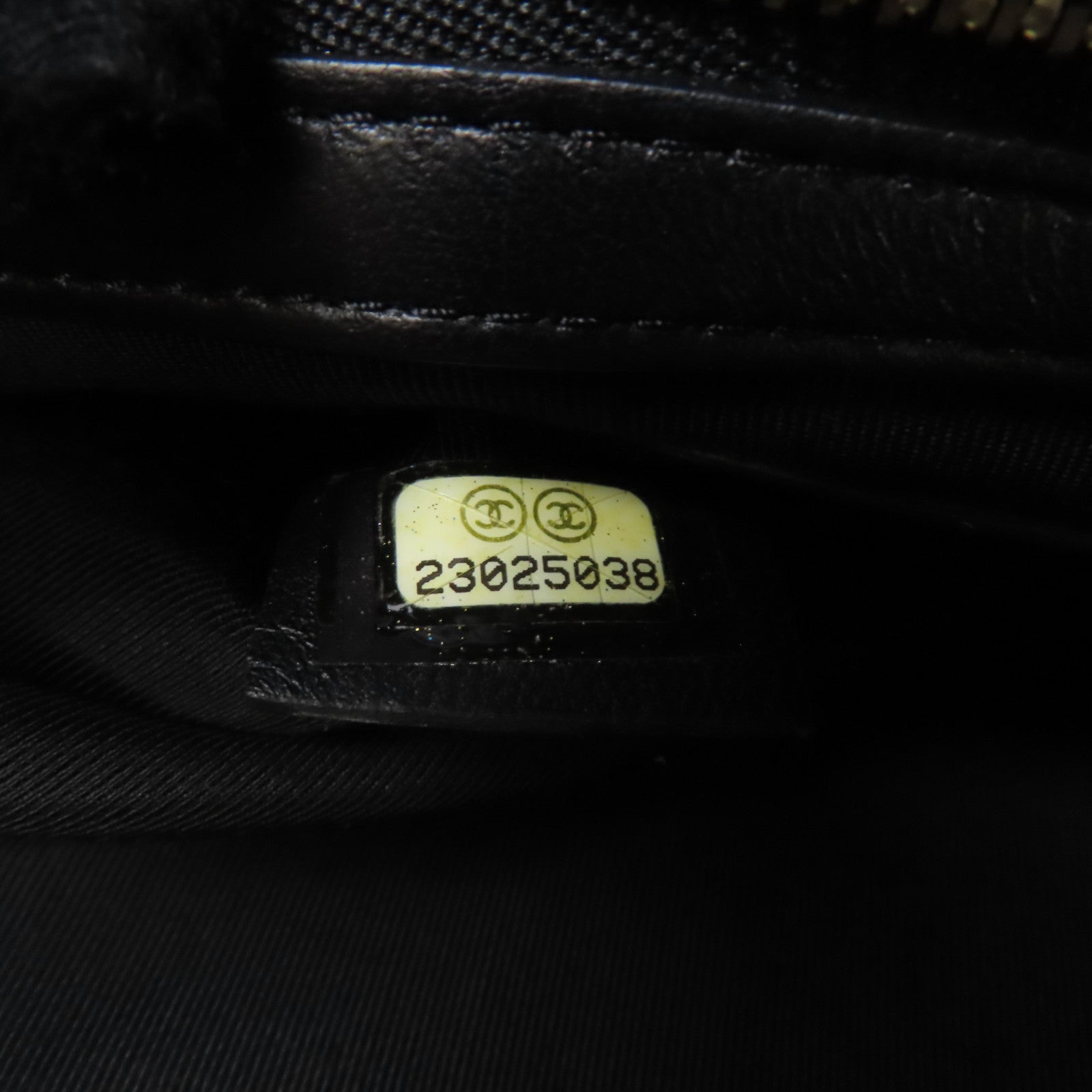CHANEL 牛皮皮革Pouch/Clutch金扣手拿包黑色