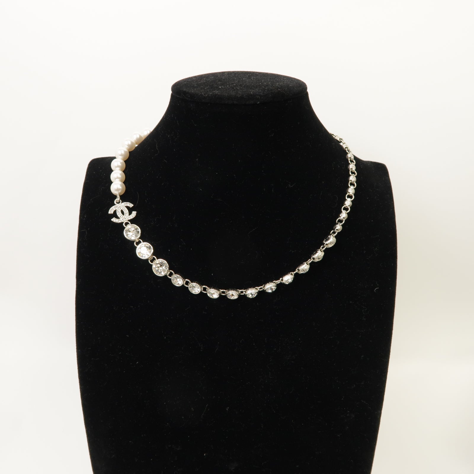 CHANEL 金屬Necklace項鍊白色/銀色