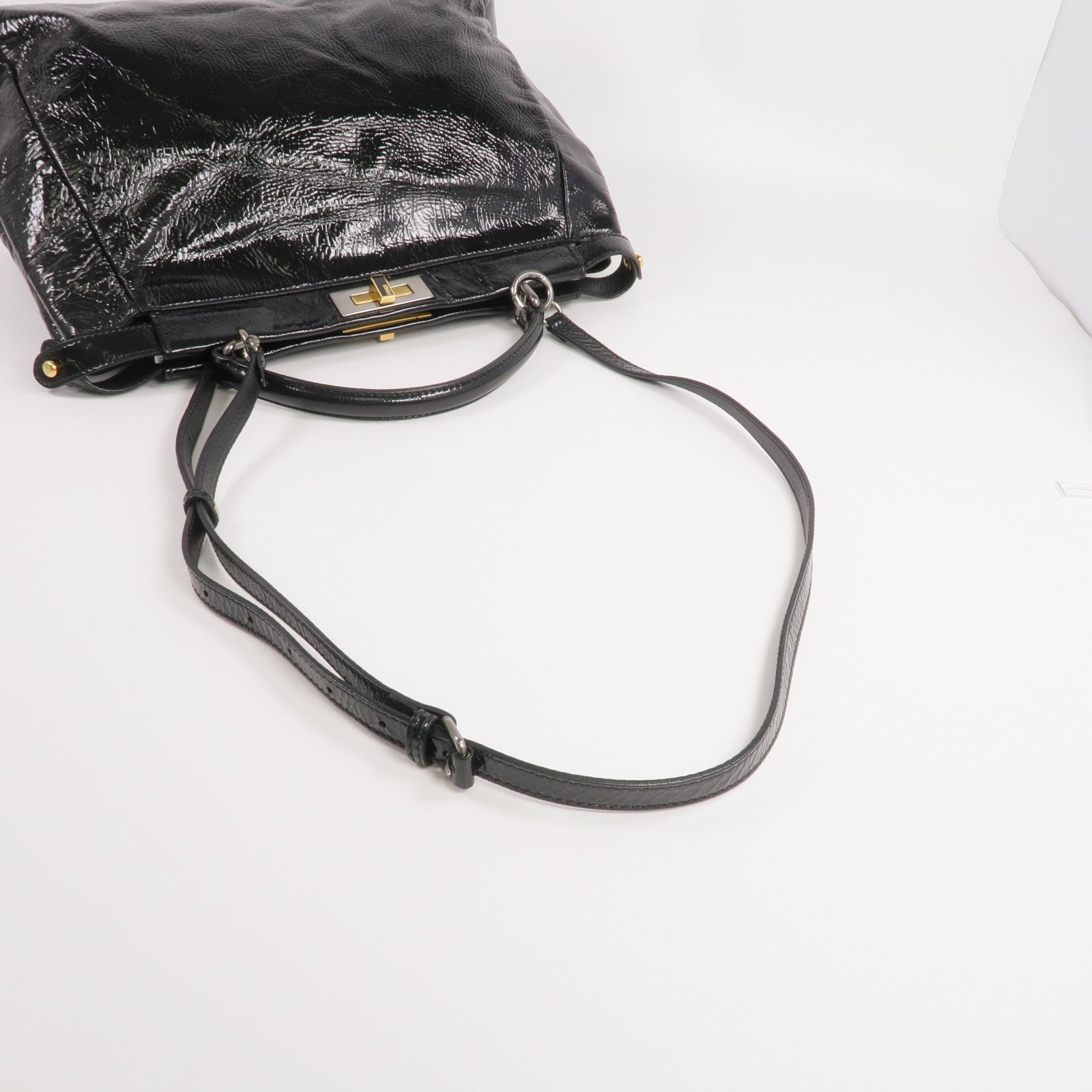 FENDI 漆皮皮革Peekaboo Satchel Bag手挽肩背兩用袋