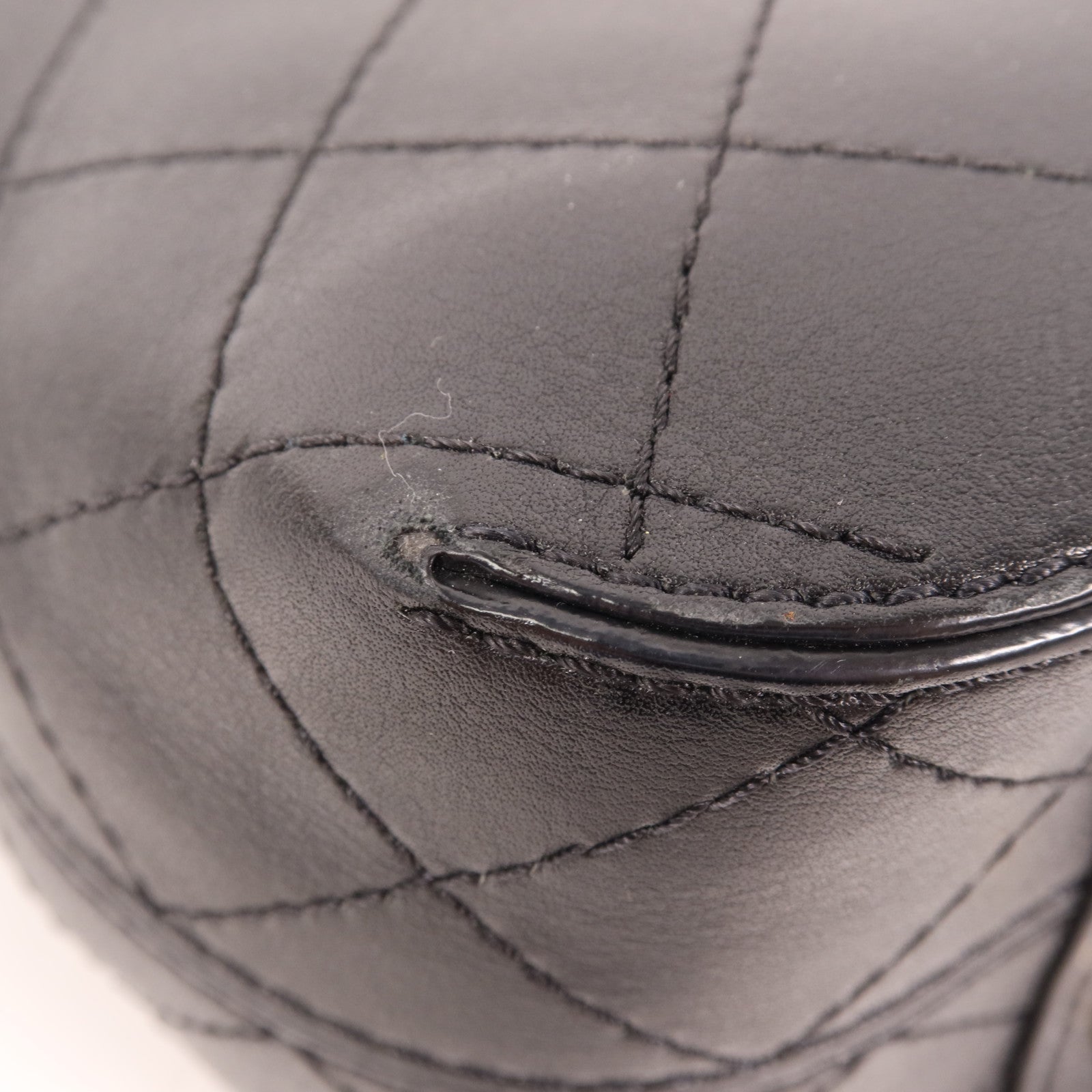 CHANEL 牛皮皮革Chain Shoulder金扣鏈帶肩背袋