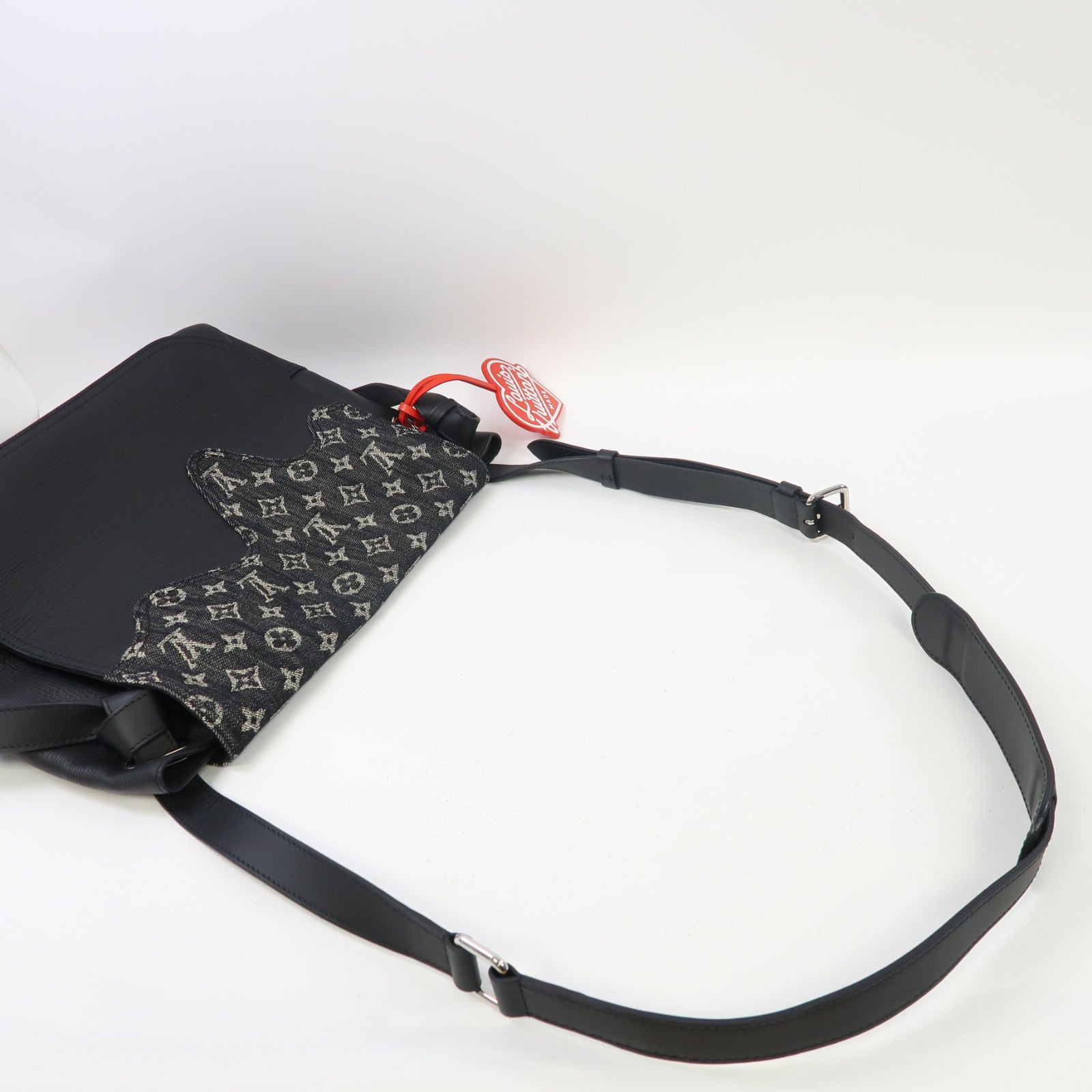 LOUIS VUITTON Monogram Denim/牛皮皮革Besace Tokyo銀扣肩背袋黑色
