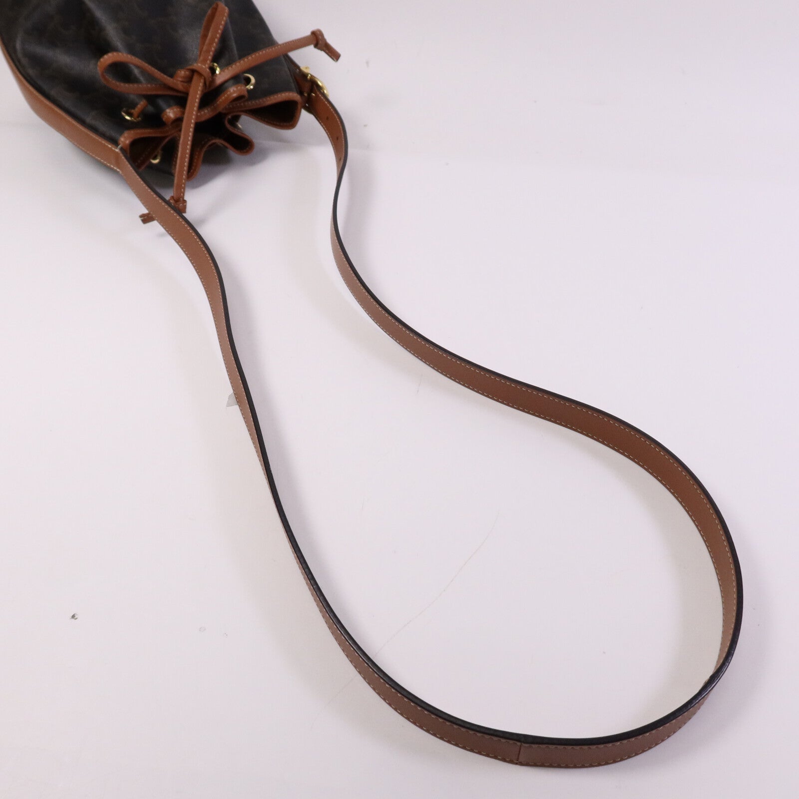 CELINE 塗層帆布Triomphe Drawstring Small bucket金扣肩背袋