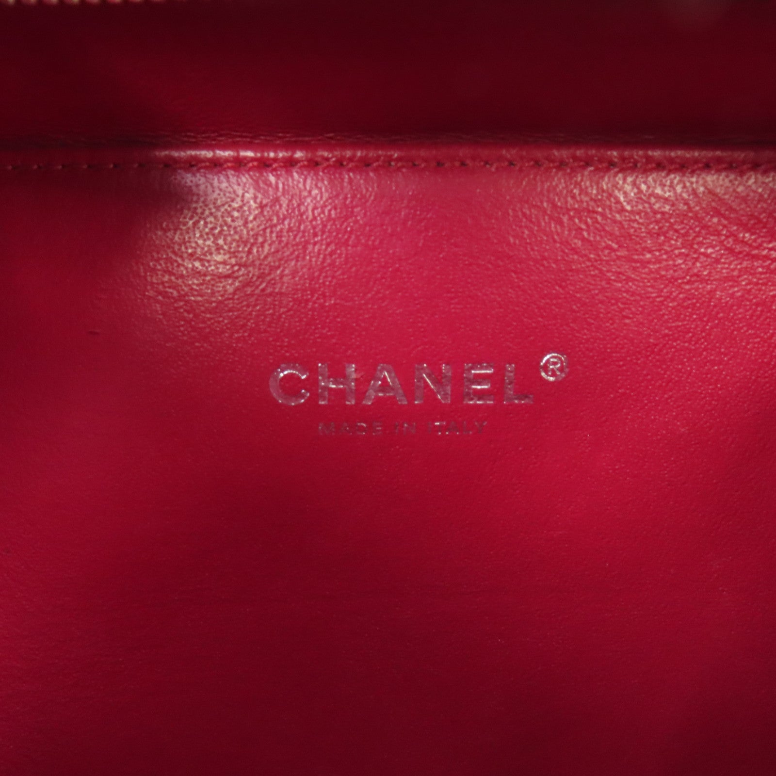 CHANEL 【激減優惠】菱格Caviar皮革Vanity Case銀扣鏈帶肩背袋黑色/白色