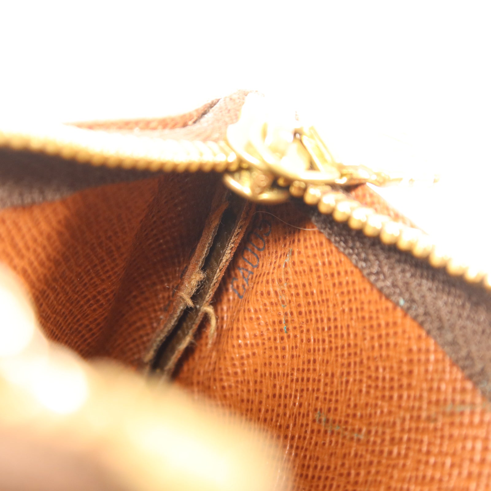 LOUIS VUITTON Monogram Key Pouch金扣鎖匙包
