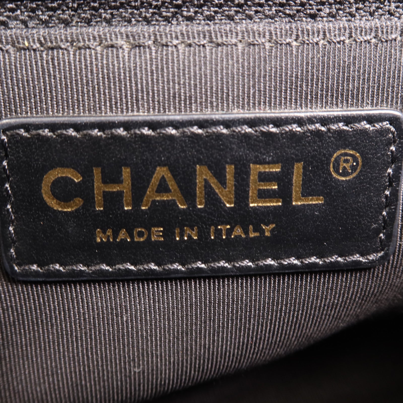 CHANEL 牛皮皮革Chain Shoulder金扣鏈帶肩背袋