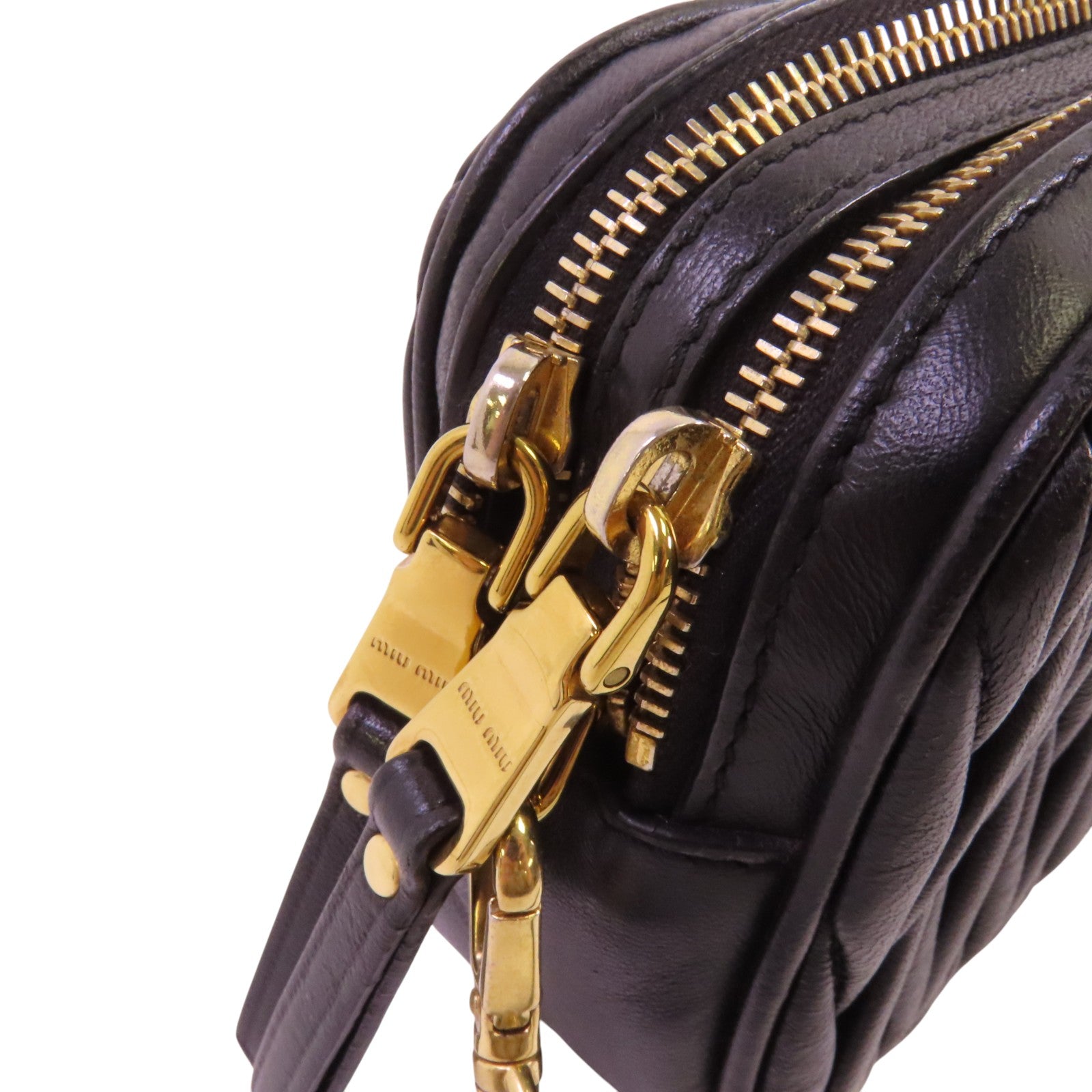Miu Miu 羊皮皮革Shoulder Bag金扣肩背袋