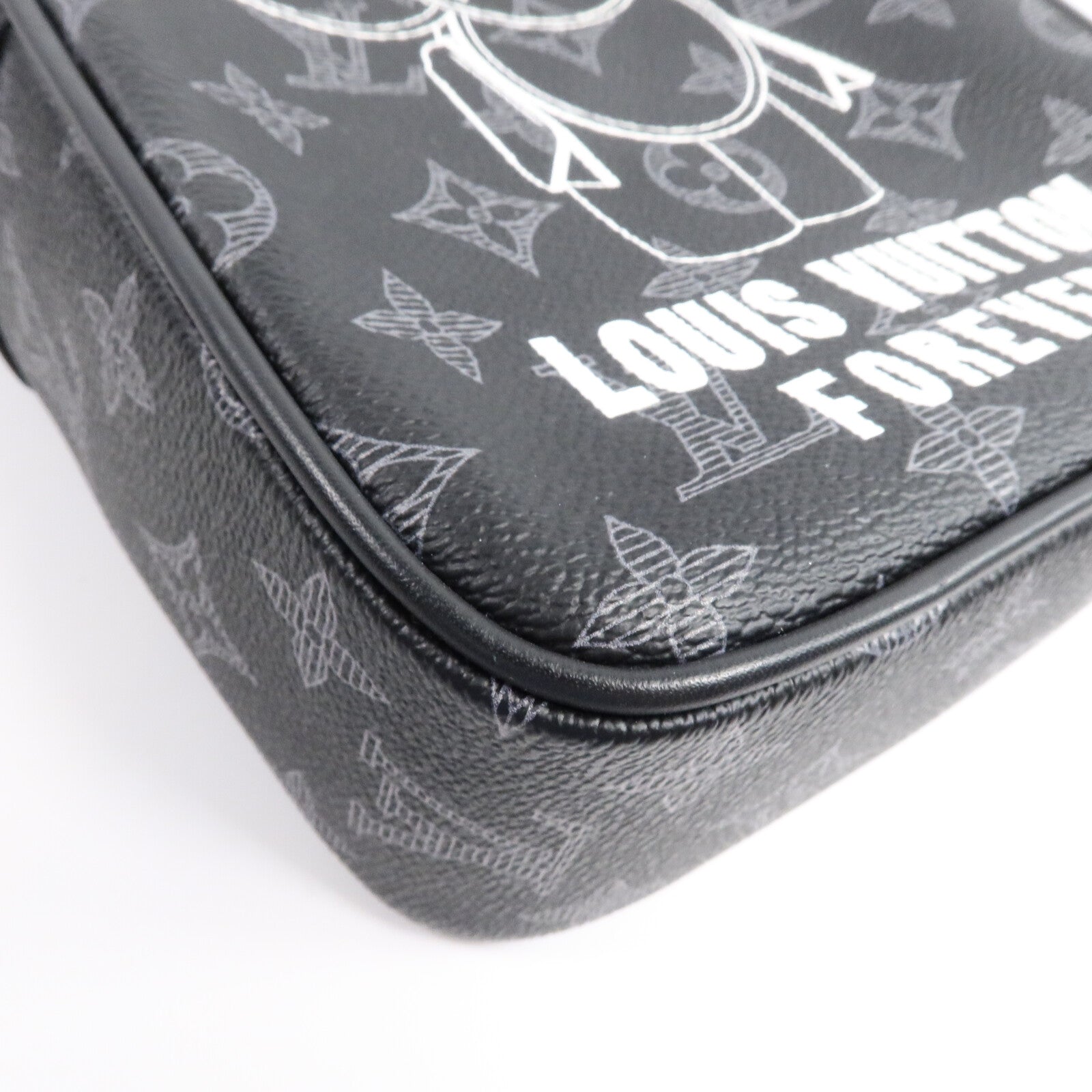 LOUIS VUITTON Monogram Eclipse Vivienne Danube PM肩背袋