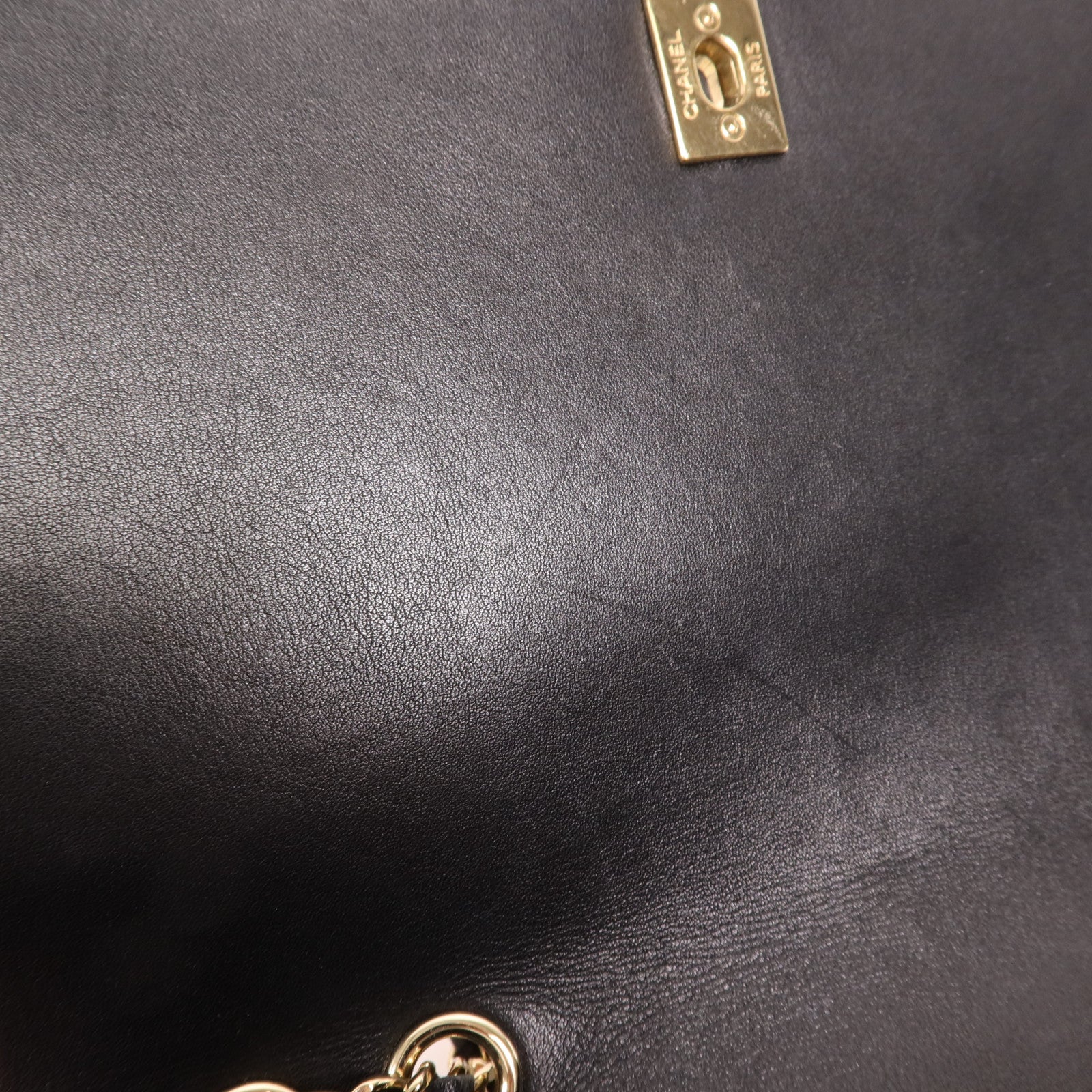 CHANEL 牛皮皮革Chain Shoulder金扣鏈帶肩背袋