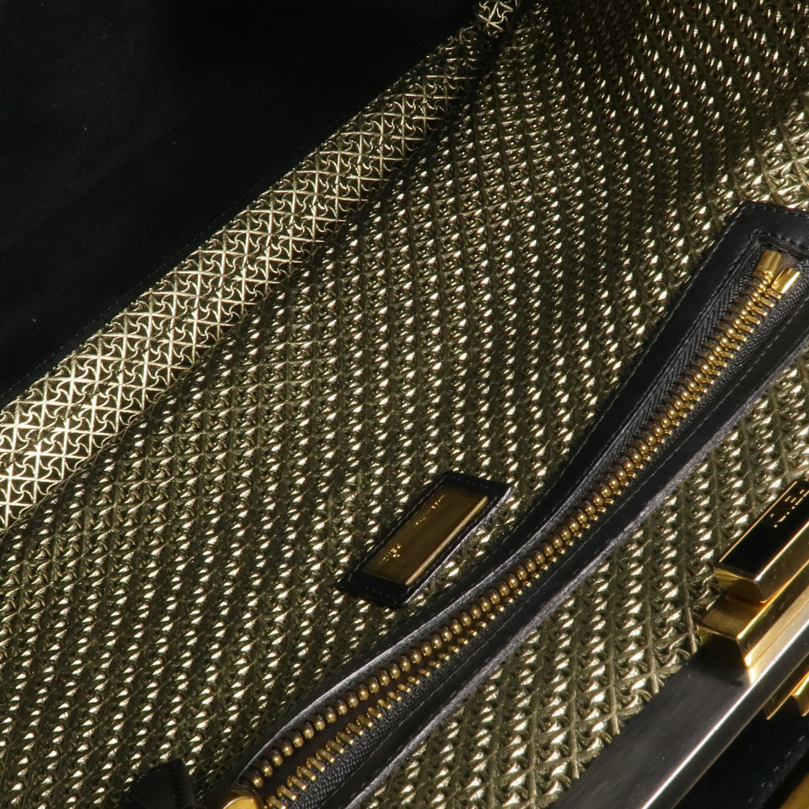 FENDI 漆皮皮革Peekaboo Satchel Bag手挽肩背兩用袋