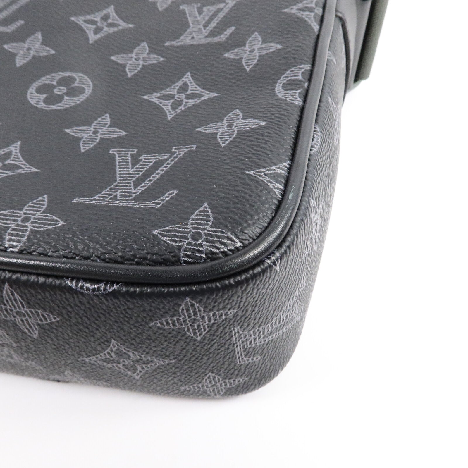 LOUIS VUITTON Monogram Eclipse Vivienne Danube PM肩背袋