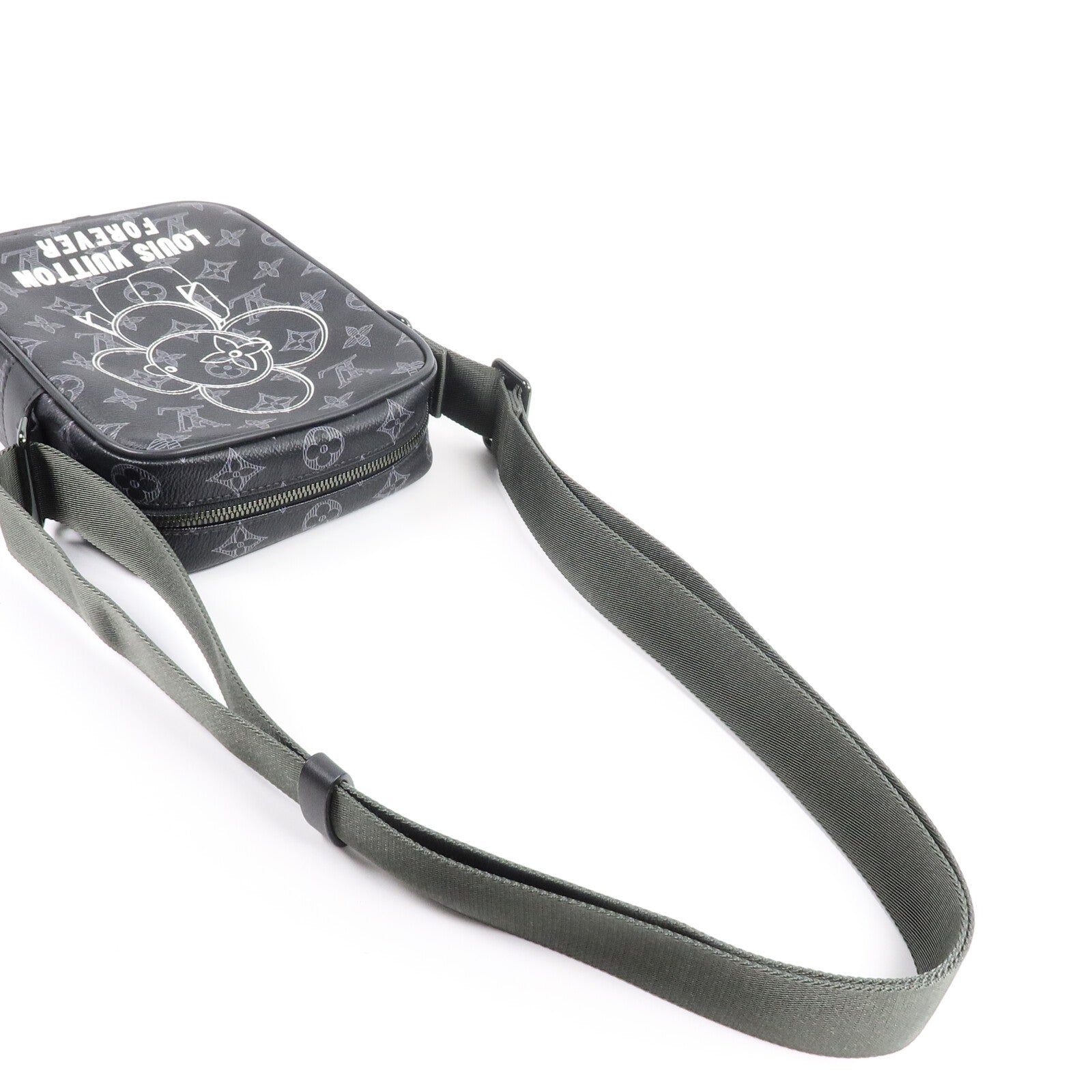 LOUIS VUITTON Monogram Eclipse Vivienne Danube PM肩背袋