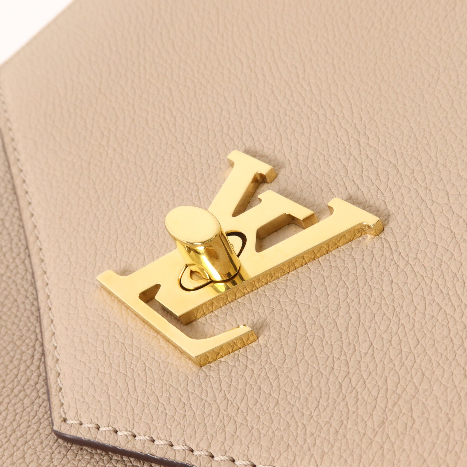 LOUIS VUITTON 牛皮皮革Mylockme Chain Bag鏈帶肩背袋