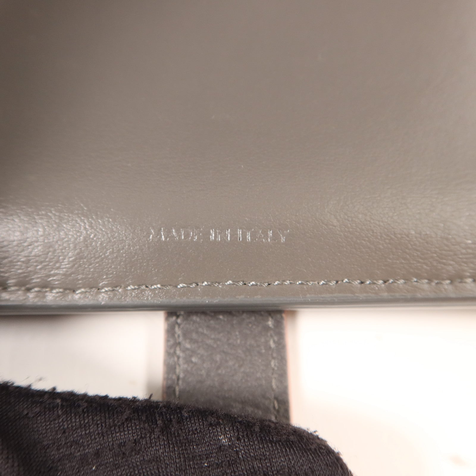 CELINE 牛皮皮革Medium Strap Wallet金扣錢包