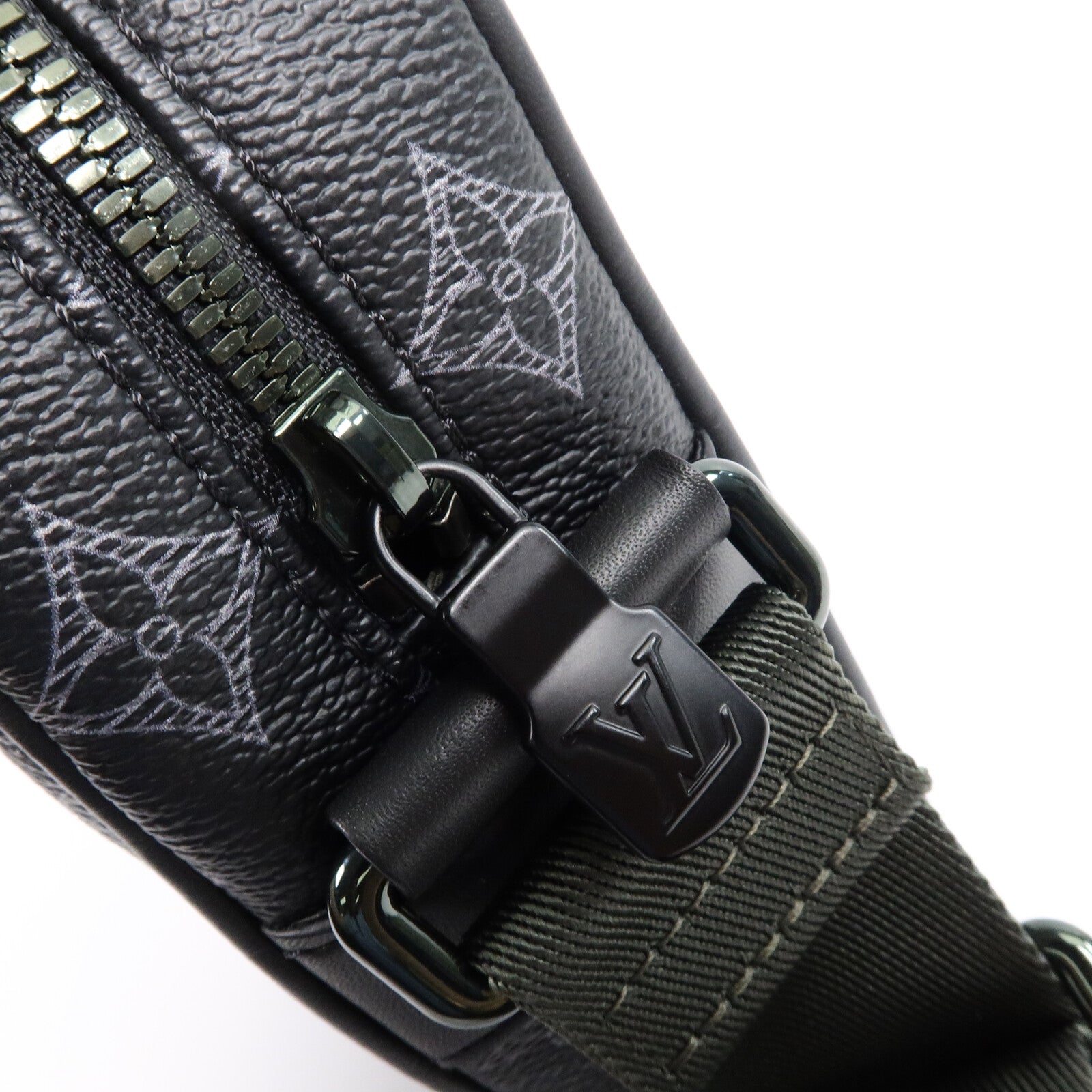 LOUIS VUITTON Monogram Eclipse Vivienne Danube PM肩背袋
