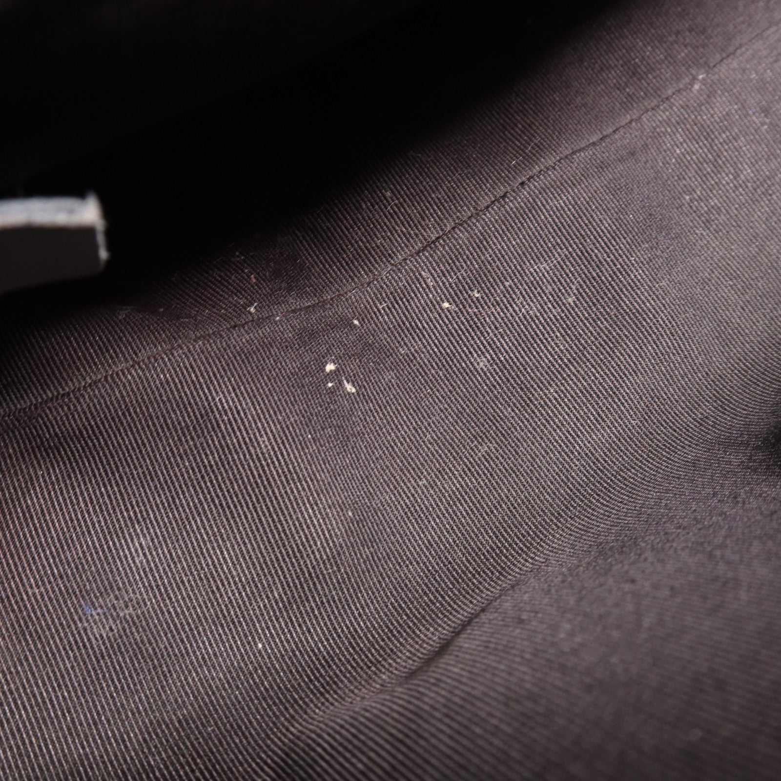 CHANEL 牛皮皮革Chain Shoulder金扣鏈帶肩背袋