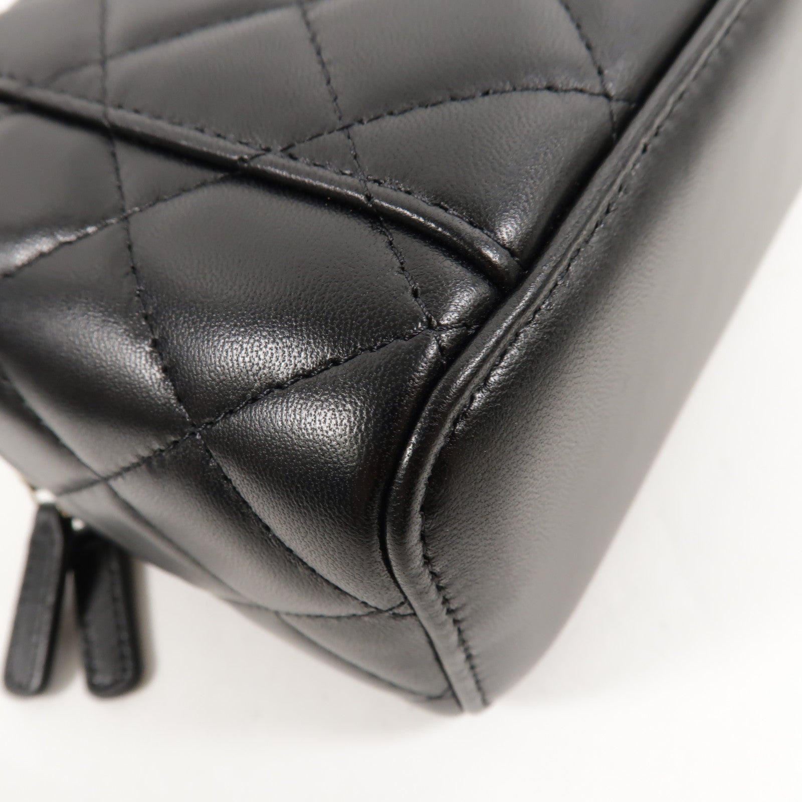 CHANEL 羊皮皮革Vanity Case鏈帶肩背袋