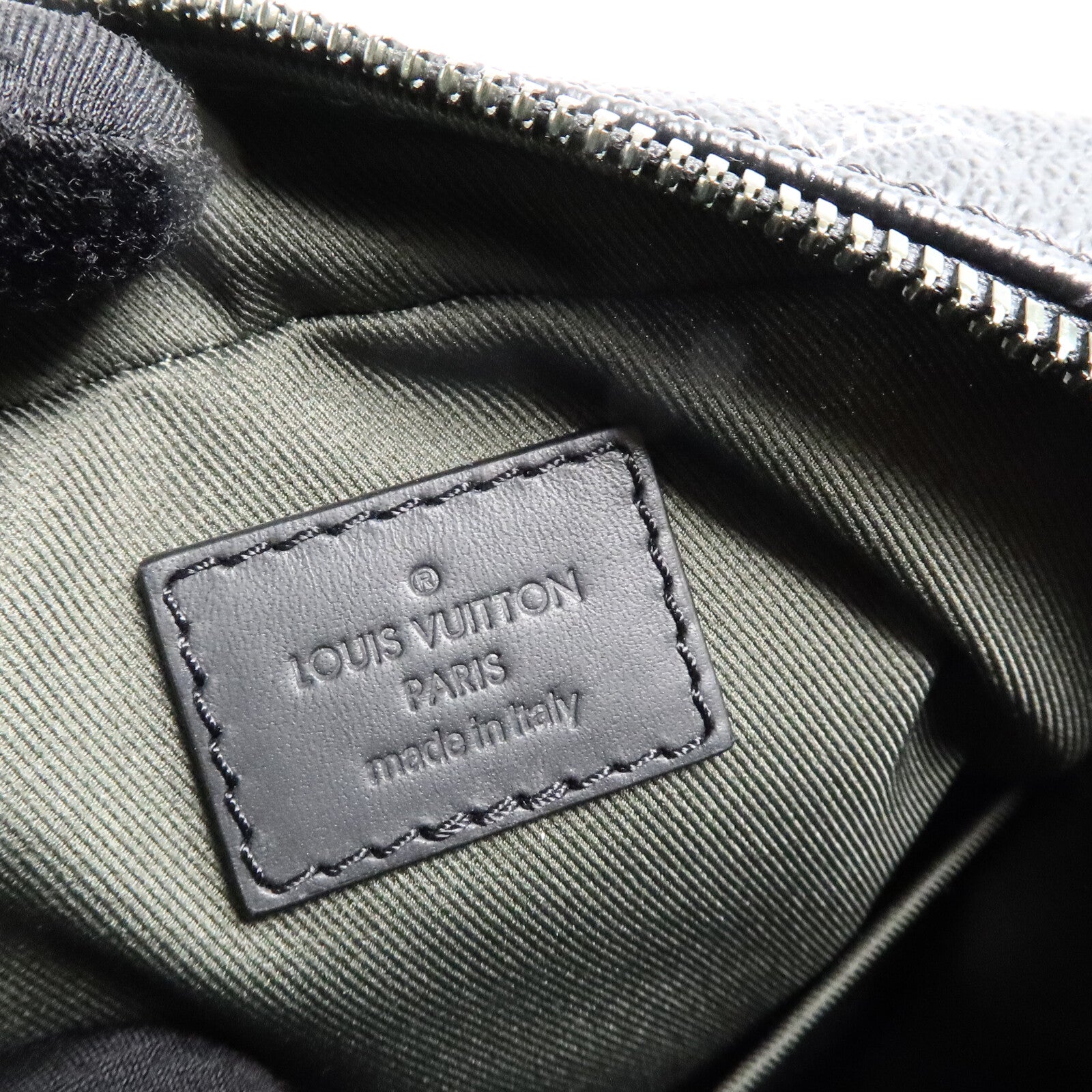 LOUIS VUITTON Monogram Eclipse Vivienne Danube PM肩背袋