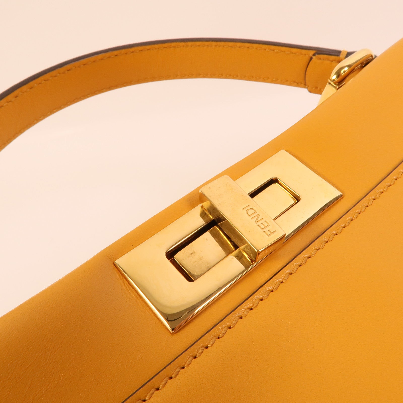 FENDI 牛皮皮革Peekaboo手挽肩背兩用袋