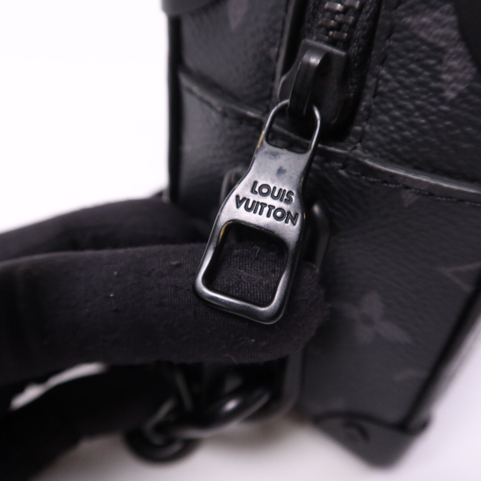 LOUIS VUITTON Monogram Eclipse Mini Soft Trunk肩背袋