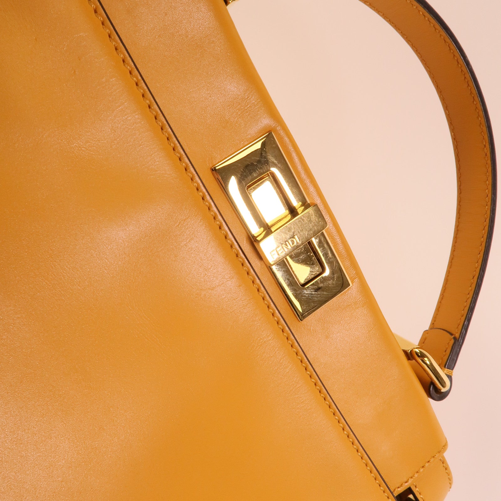 FENDI 牛皮皮革Peekaboo手挽肩背兩用袋