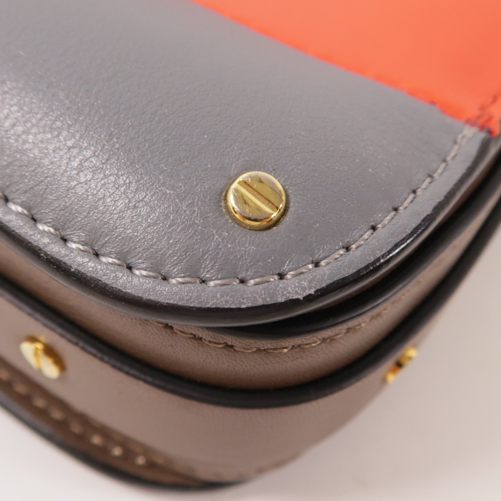 Valentino 牛皮皮革Shoulder Bag金扣肩背袋