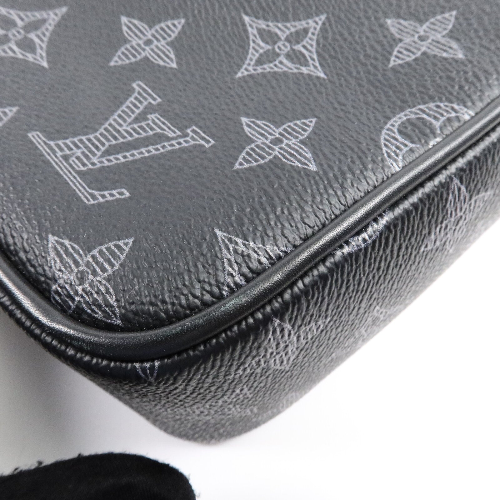 LOUIS VUITTON Monogram Eclipse Vivienne Danube PM肩背袋