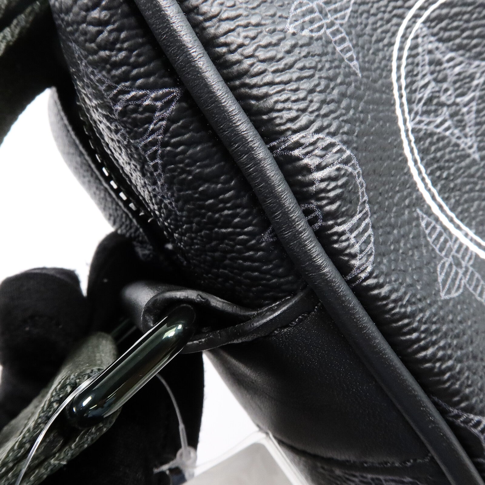 LOUIS VUITTON Monogram Eclipse Vivienne Danube PM肩背袋