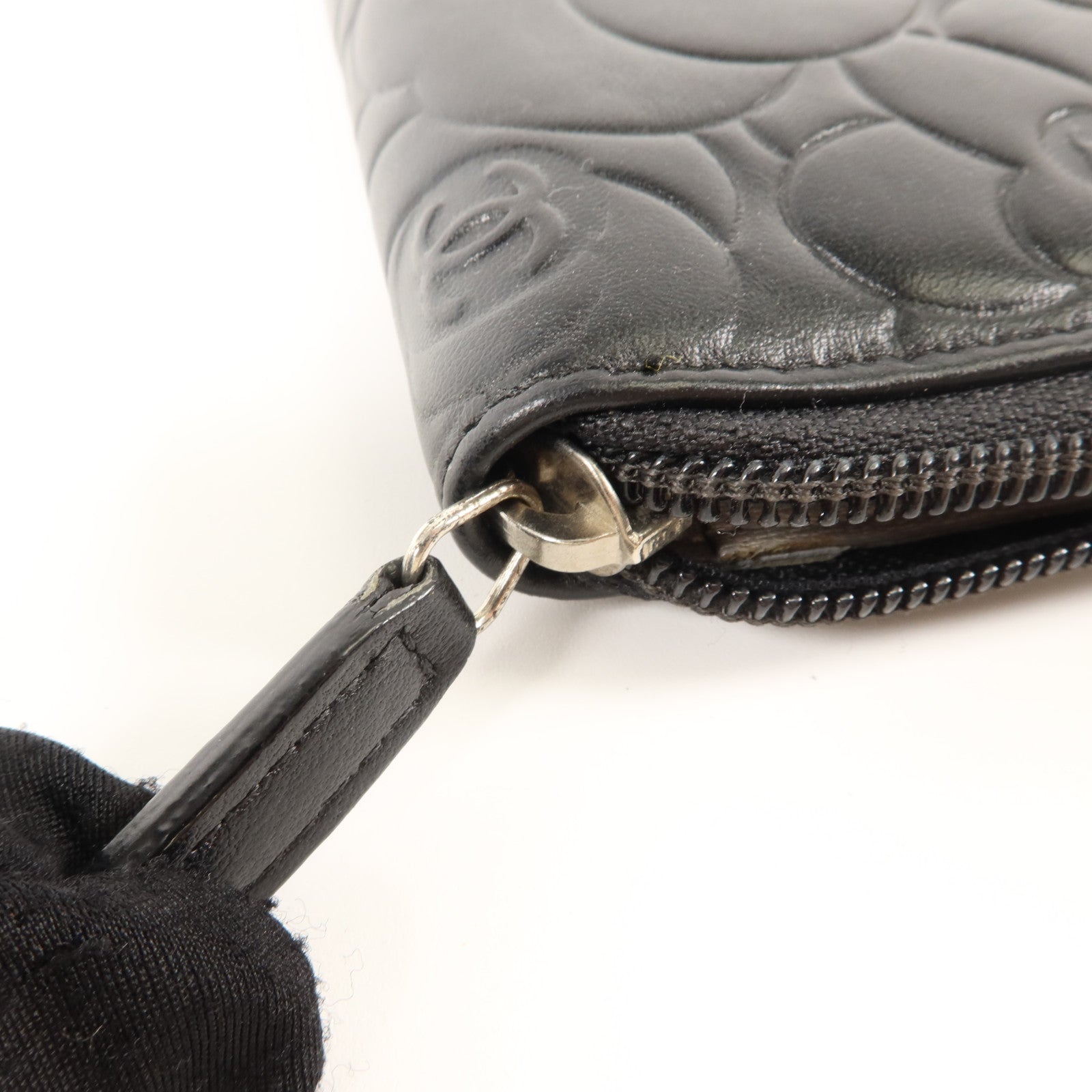 CHANEL 牛皮皮革Camellia Zip Around Long Wallet金扣長錢包