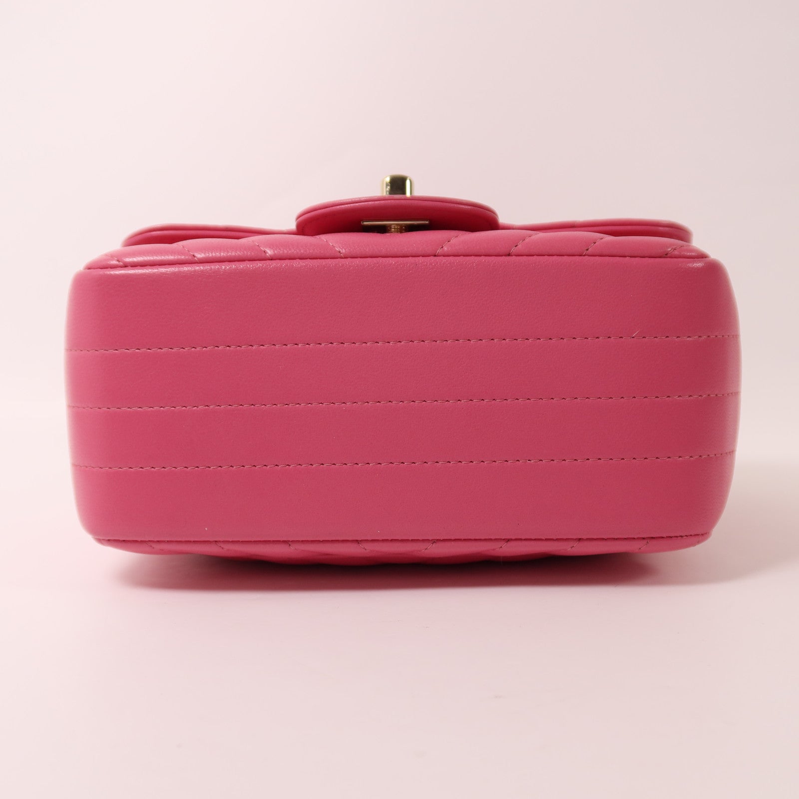 CHANEL 羊皮皮革Mini Classic 17金扣鏈帶肩背袋