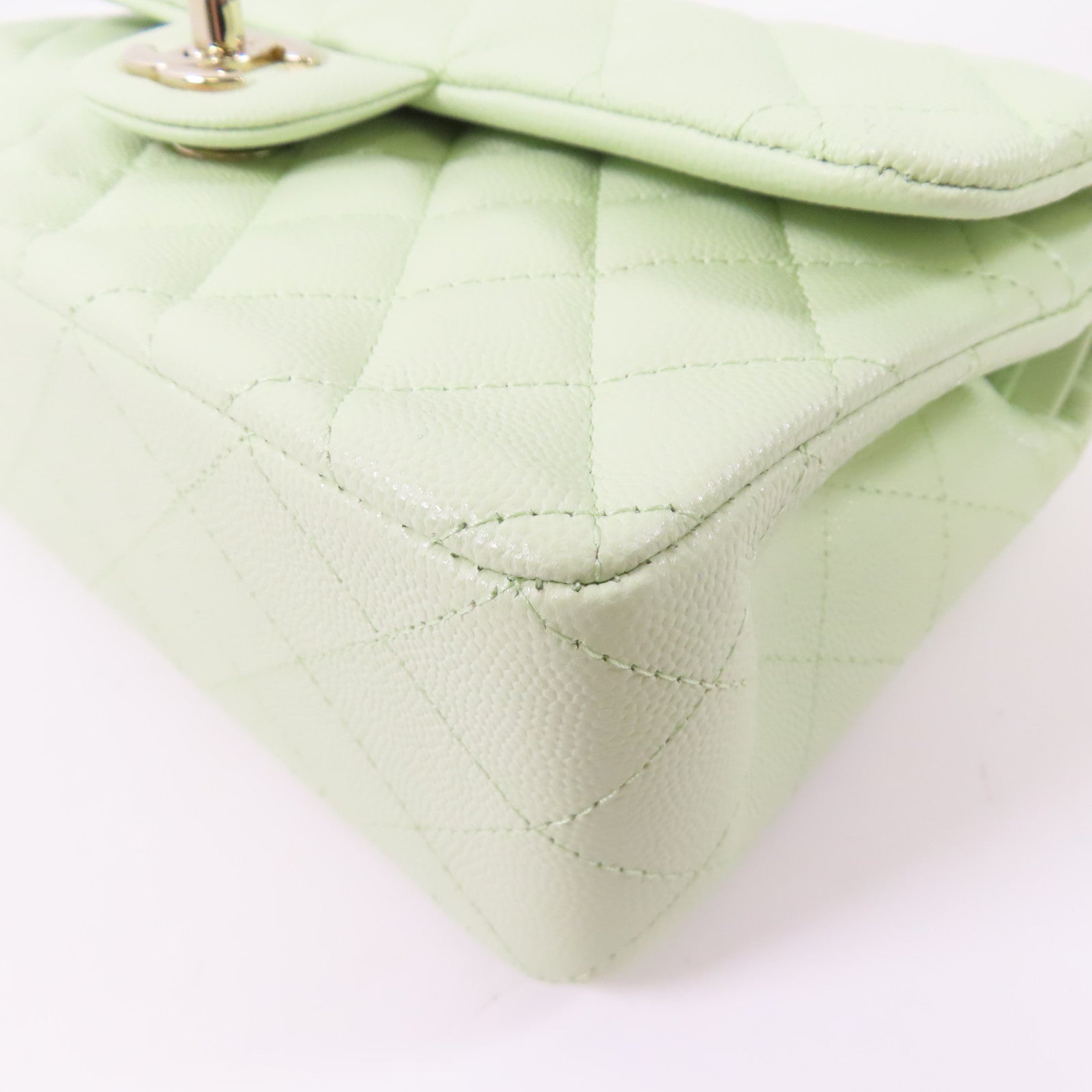 CHANEL 牛皮皮革Classic 23金扣鏈帶肩背袋淺綠色