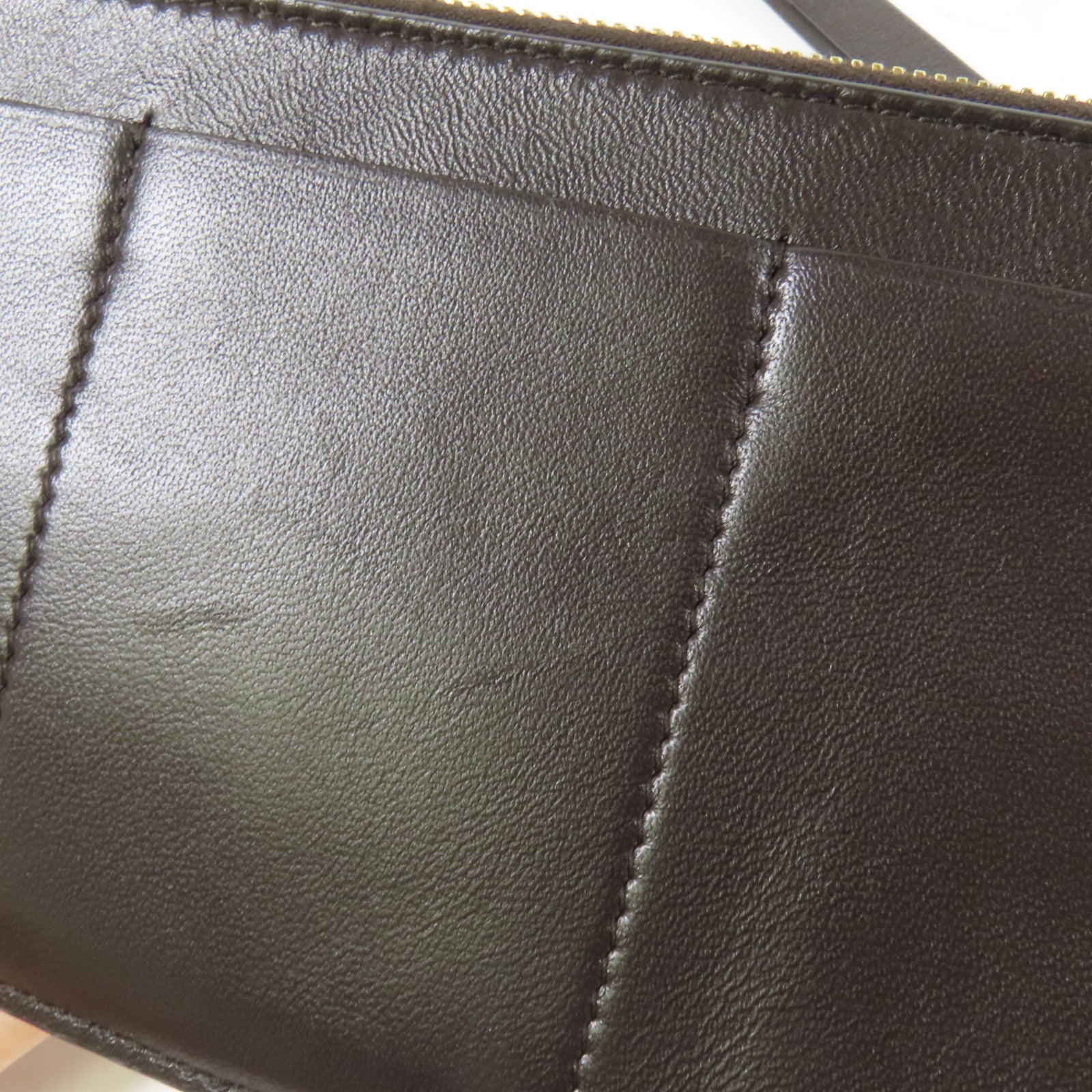 BOTTEGA VENETA 【激減優惠】牛皮皮革Pouch wallet金扣手拿包