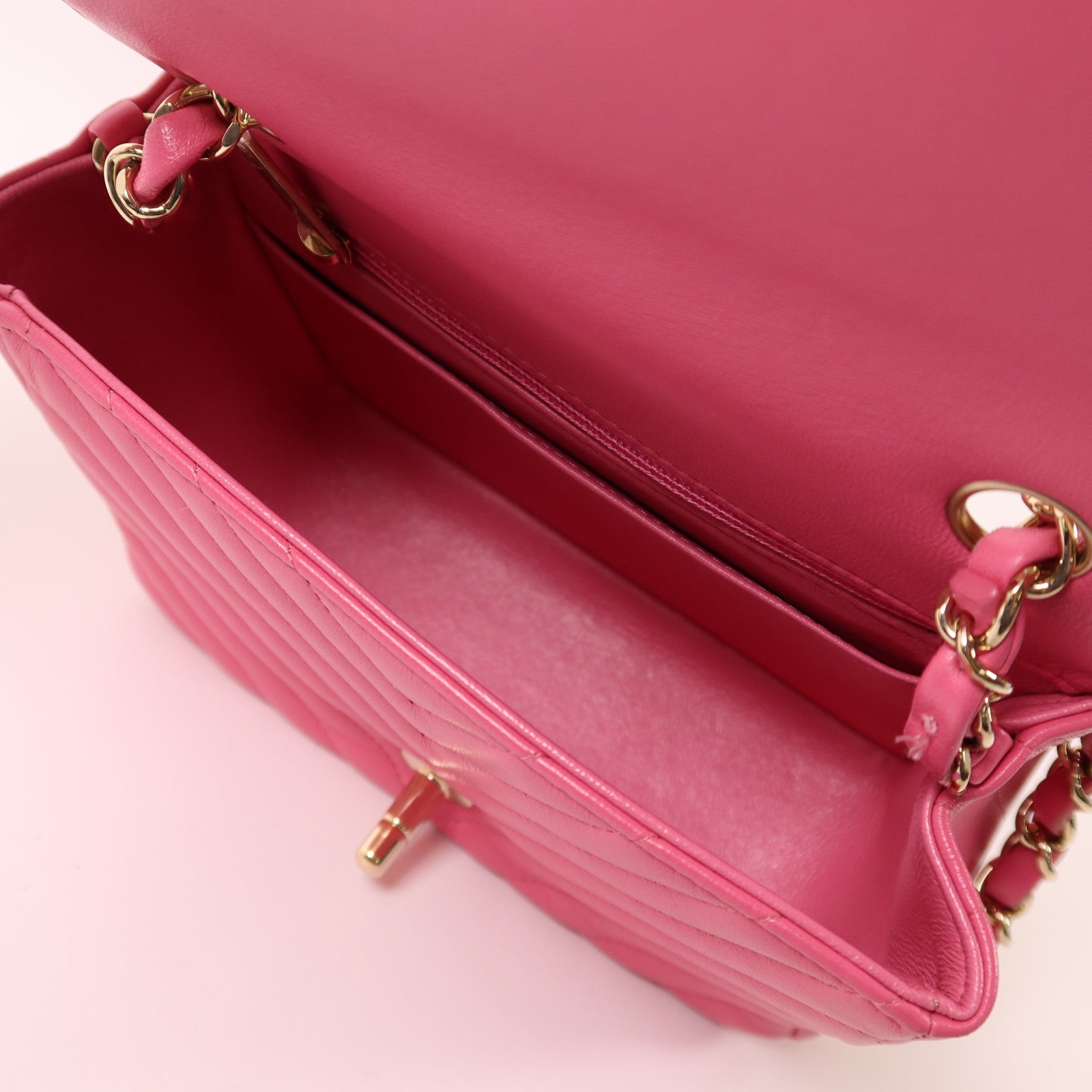 CHANEL 羊皮皮革Mini Classic 17金扣鏈帶肩背袋