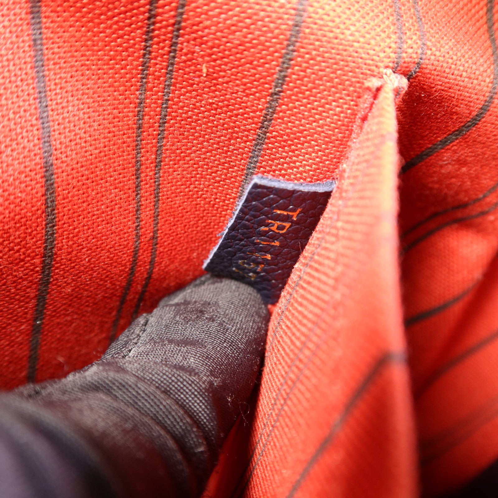 LOUIS VUITTON Monogram Empreinte Montaigne MM金扣手挽肩背兩用袋