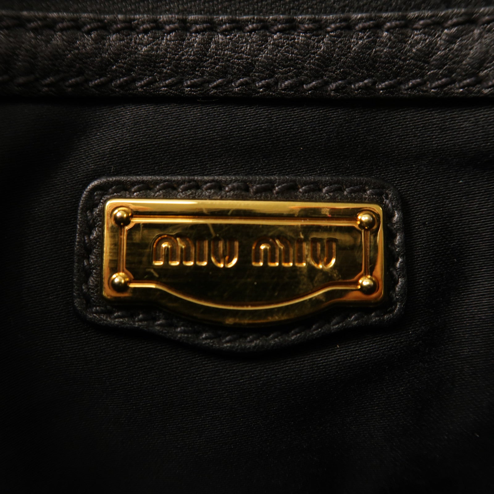 Miu Miu 牛皮皮革Shoulder Bag金扣肩背袋