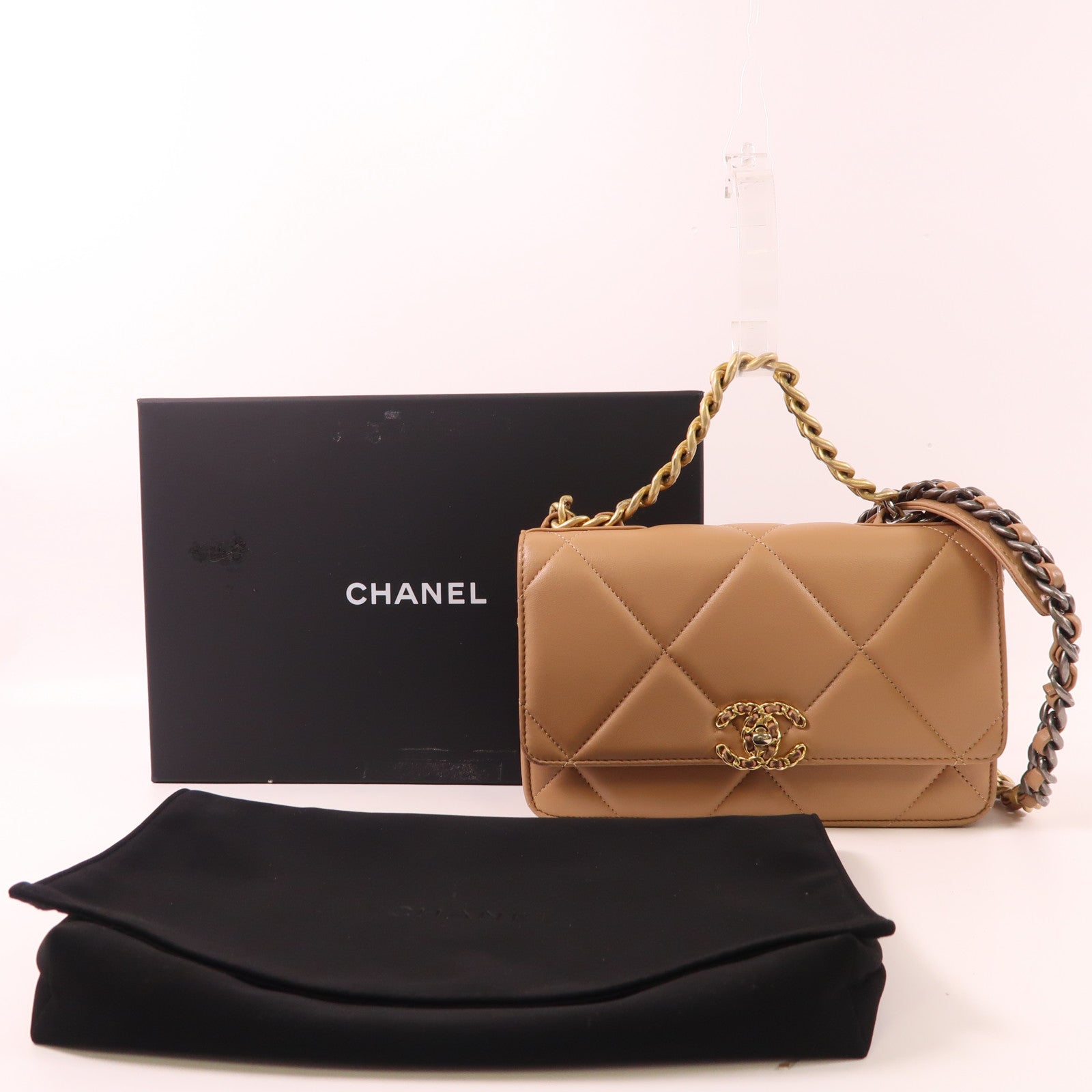 CHANEL 羊皮皮革C19 WOC Wallet on Chain手挽肩背兩用袋
