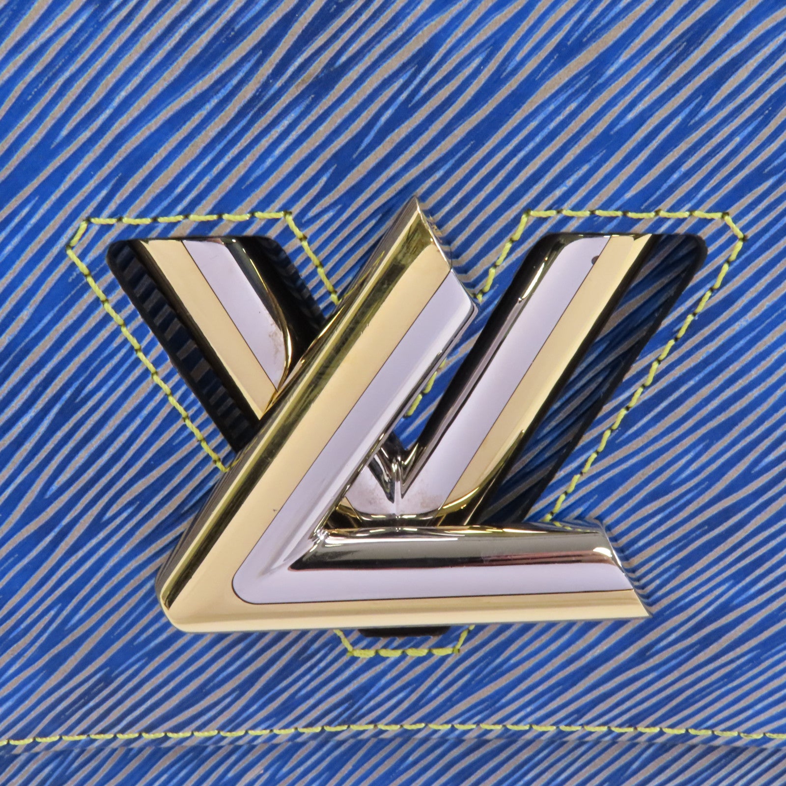 LOUIS VUITTON Epi Twist MM銀扣鏈帶肩背袋