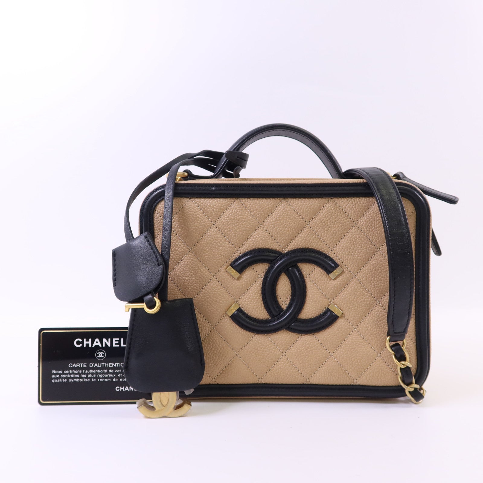 CHANEL 牛皮皮革Filigree Vanity Case Medium金扣鏈帶手挽肩背兩用袋