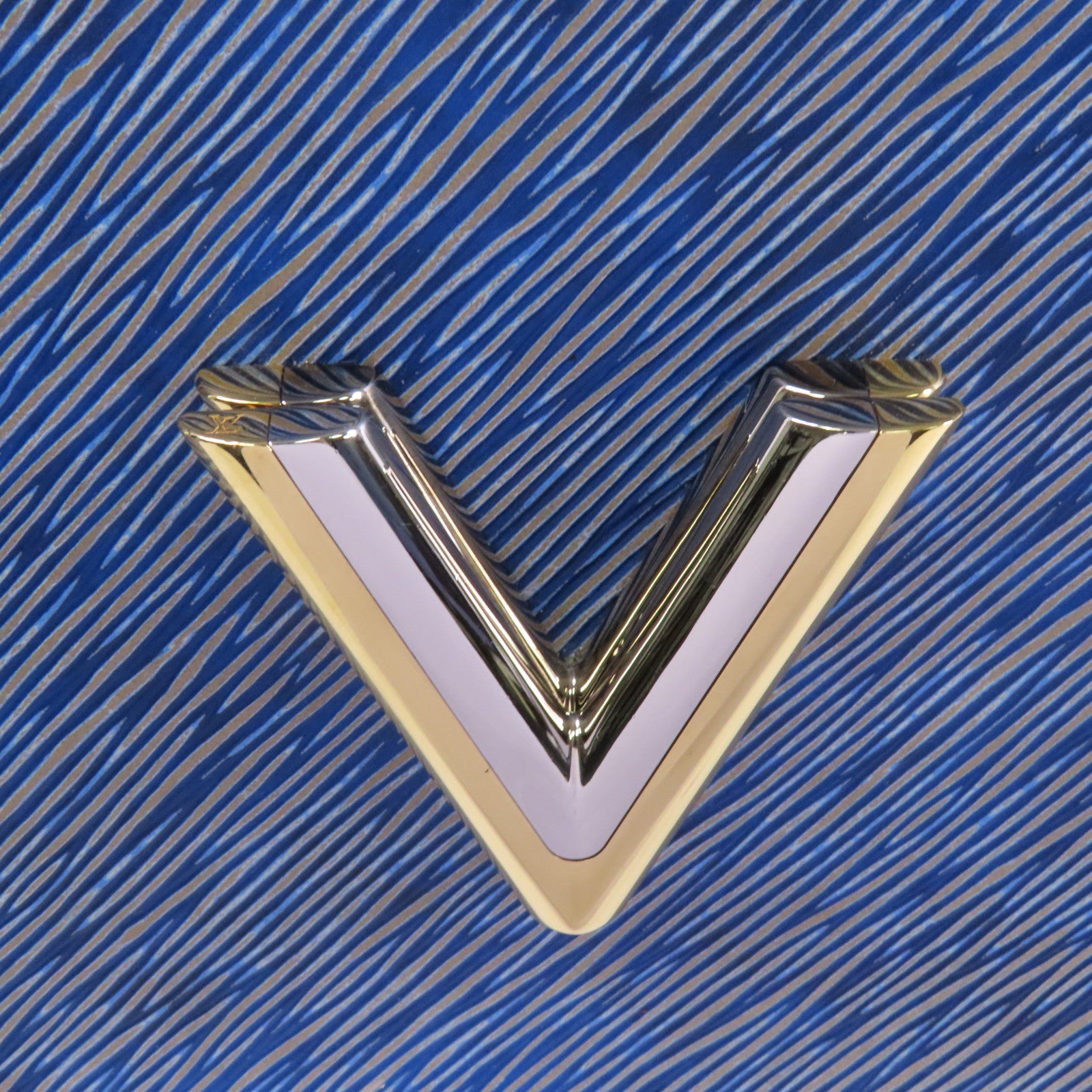 LOUIS VUITTON Epi Twist MM銀扣鏈帶肩背袋