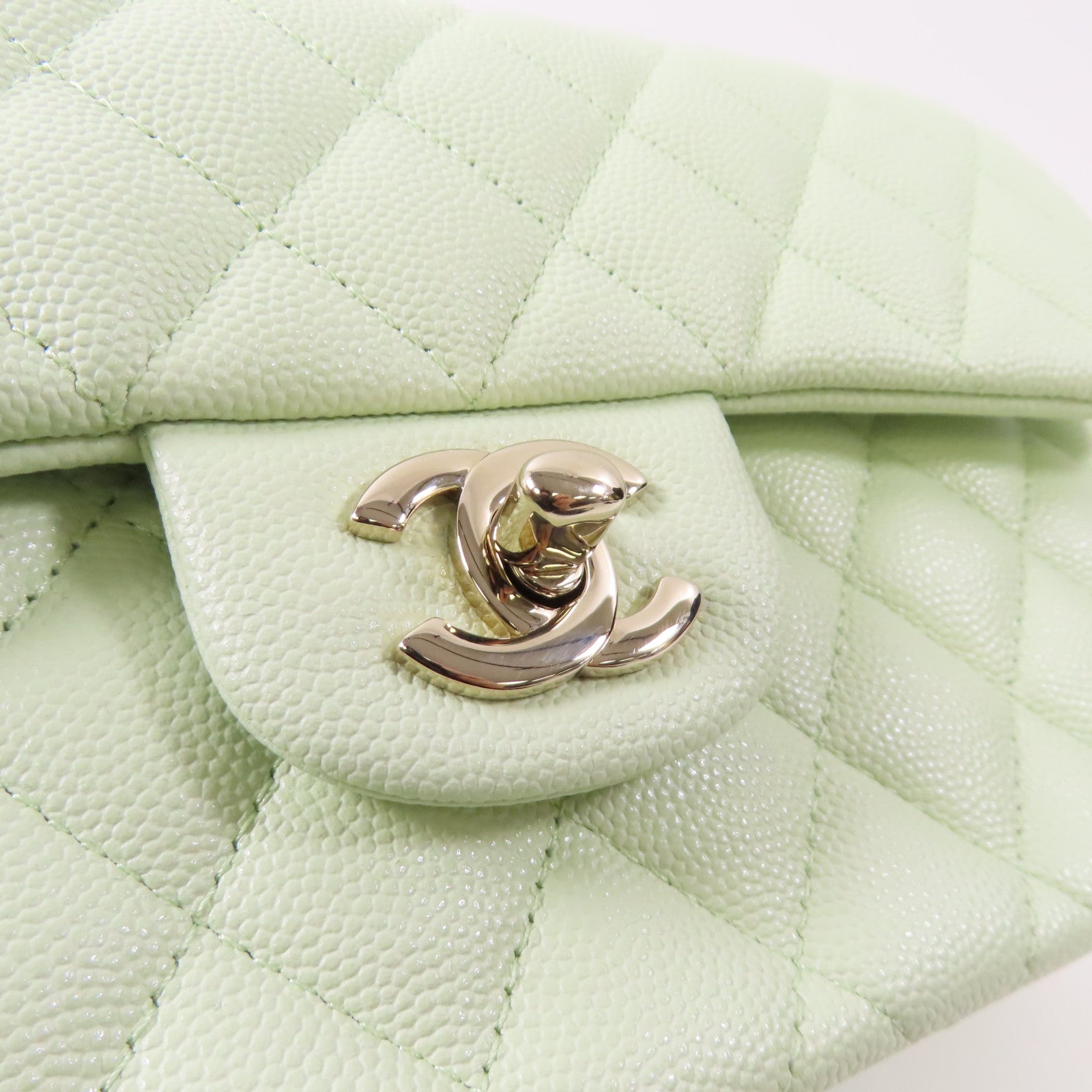 CHANEL 牛皮皮革Classic 23金扣鏈帶肩背袋淺綠色