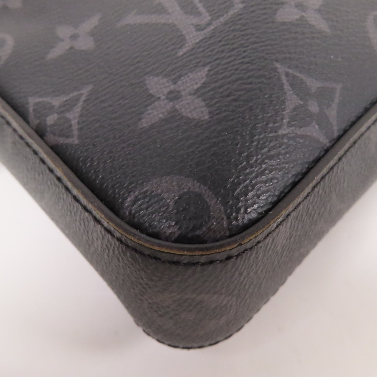 LOUIS VUITTON Monogram Eclipse Reverse Trio Messenger銀扣肩背袋