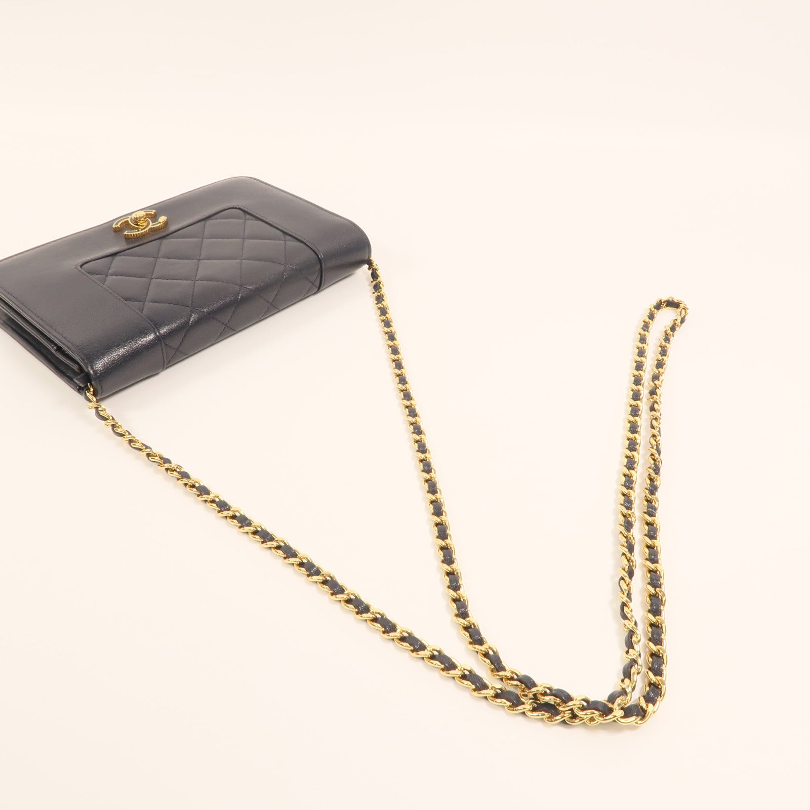 CHANEL 牛皮皮革Mademoiselle Wallet On Chain鏈帶肩背袋