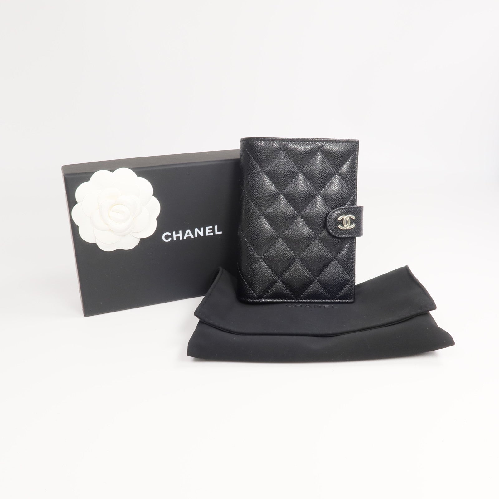 CHANEL 牛皮皮革Passport Holder金扣錢包/護照套