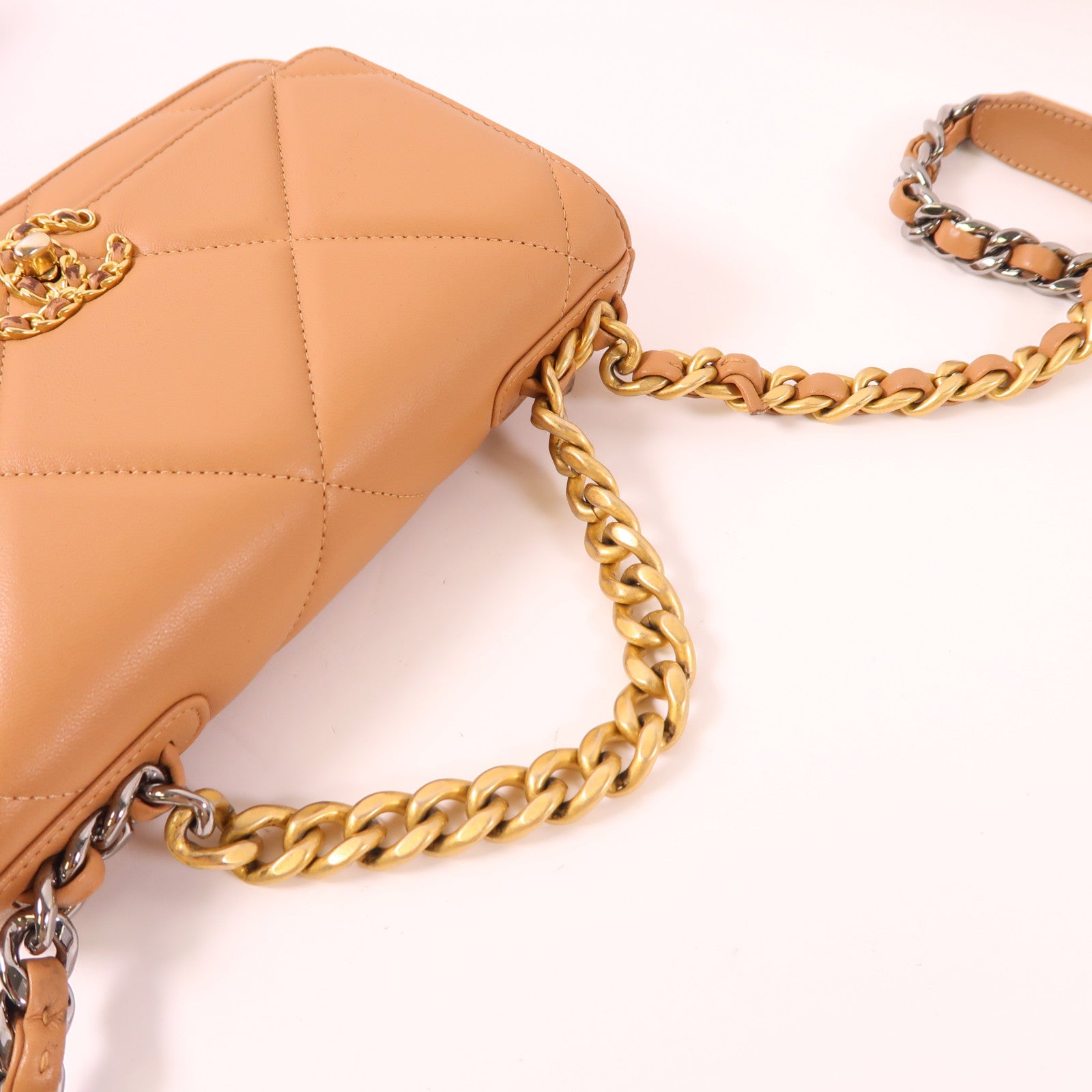 CHANEL 羊皮皮革C19 WOC Wallet on Chain手挽肩背兩用袋