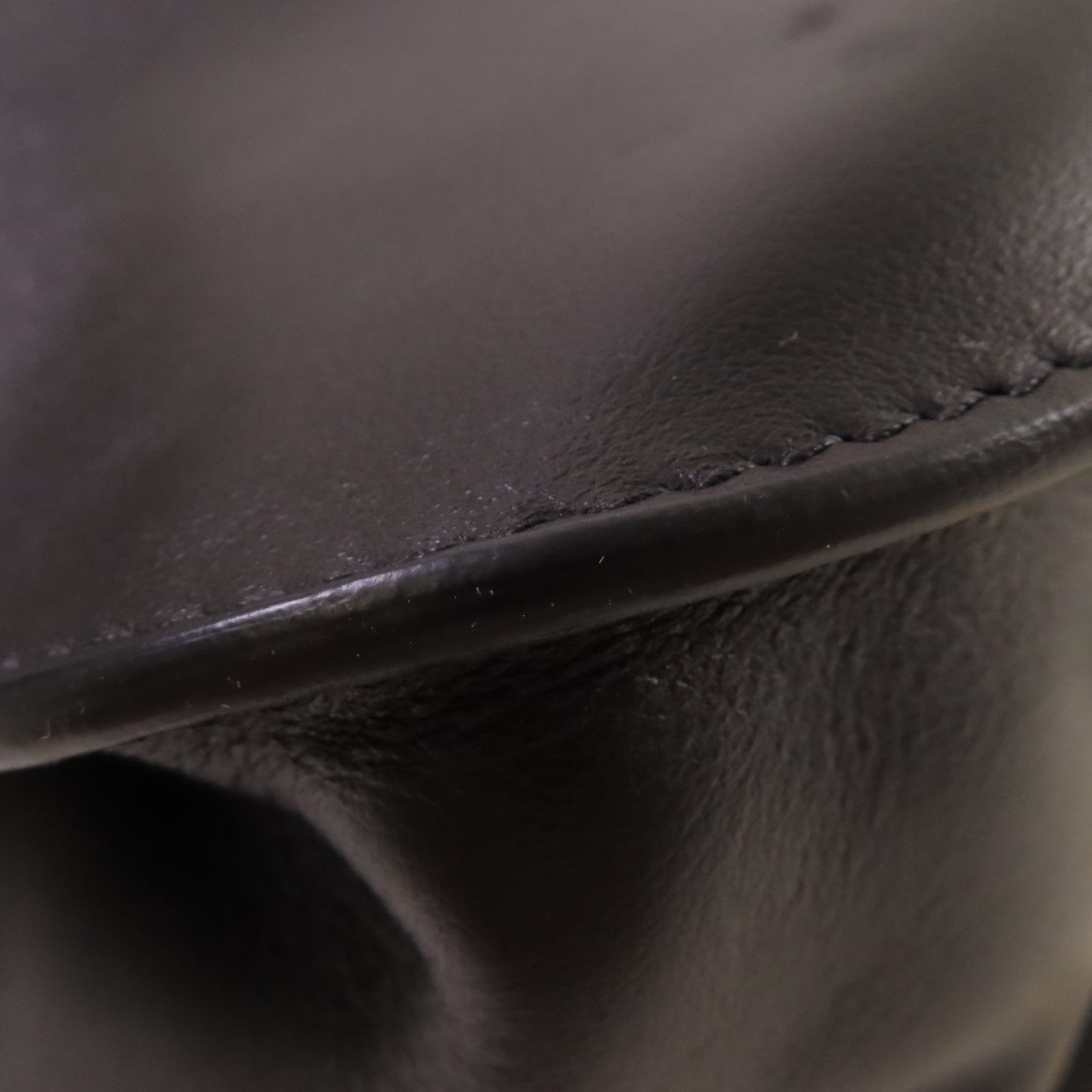 PRADA Saffiano皮革Corsaire Shoulder Bag金扣肩背袋黑色