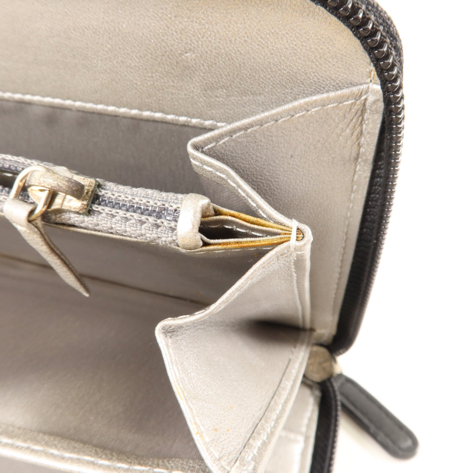 CHANEL 牛皮皮革Camellia Zip Around Long Wallet金扣長錢包