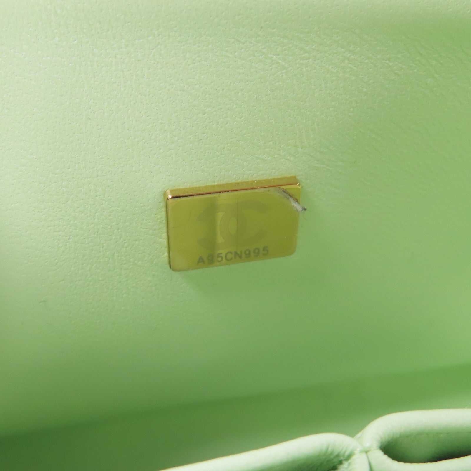 CHANEL 牛皮皮革Classic 23金扣鏈帶肩背袋淺綠色