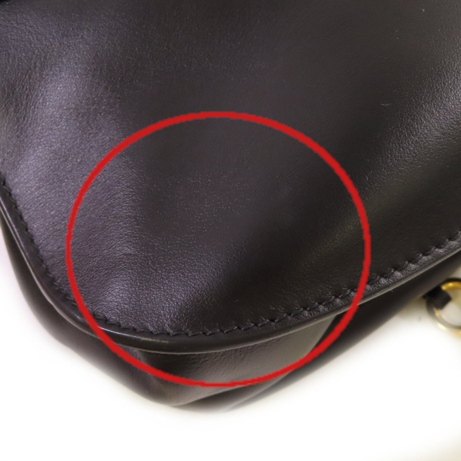 PRADA Saffiano皮革Corsaire Shoulder Bag金扣肩背袋黑色