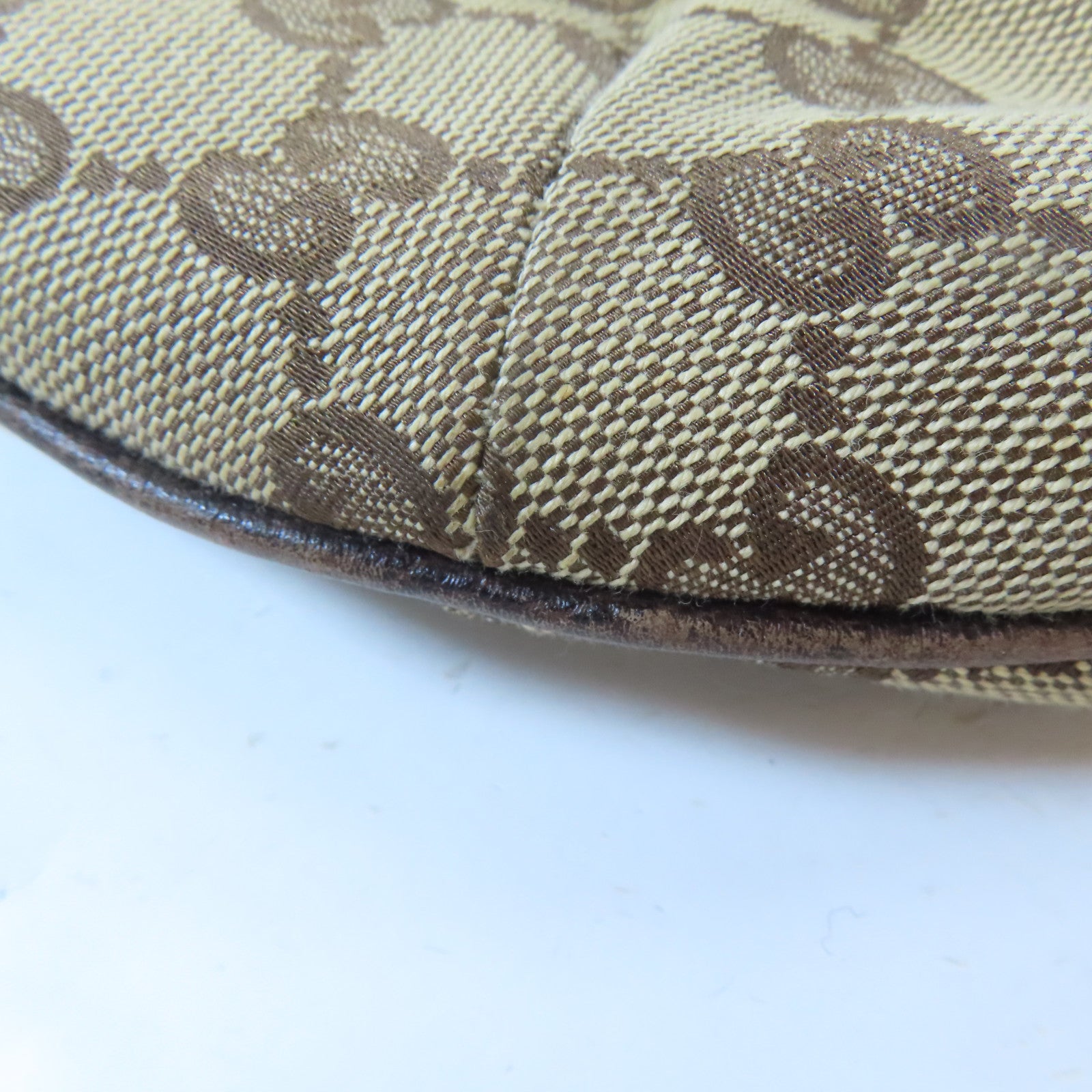 GUCCI 帆布Shoulder Bag金扣肩背袋啡色